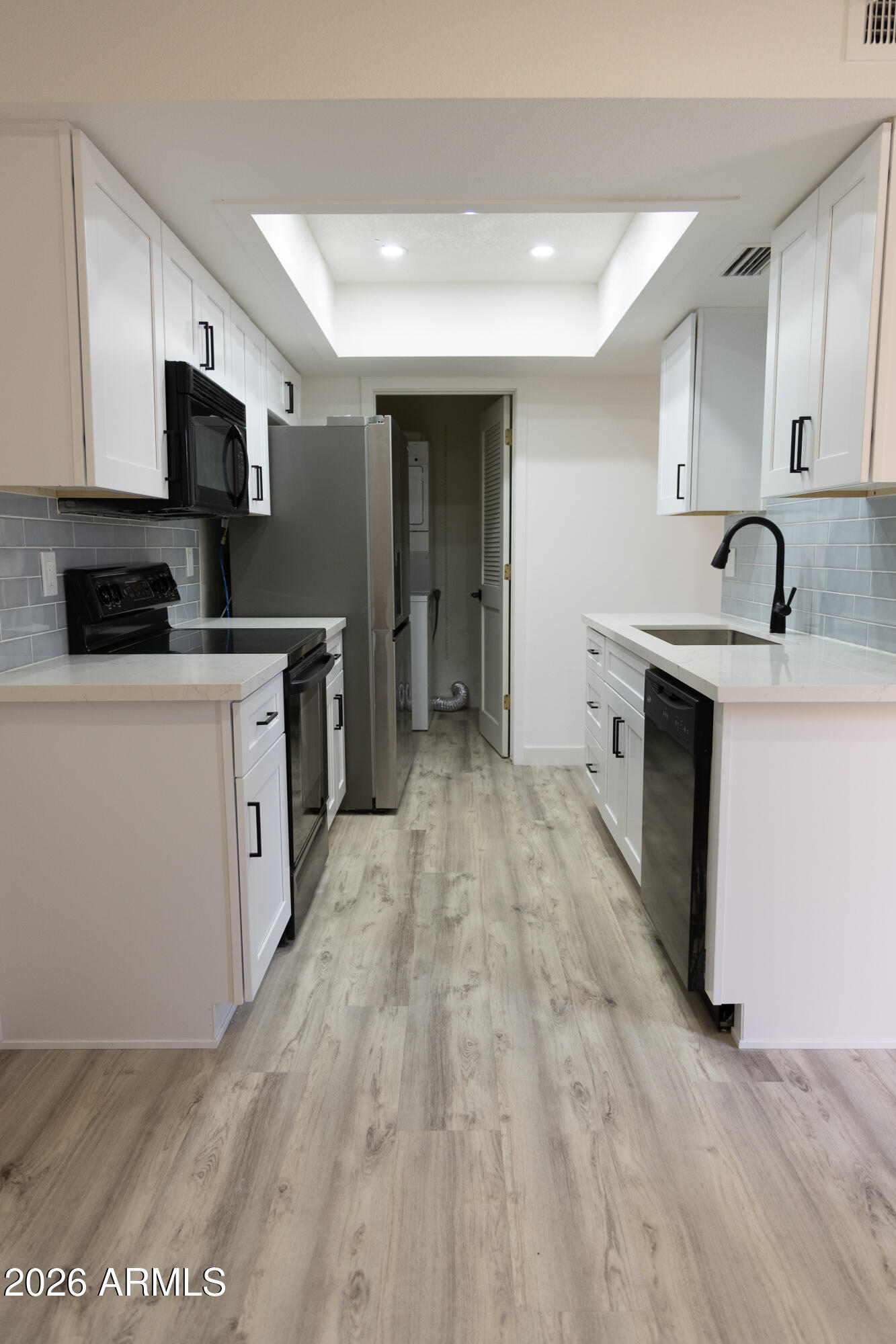 1976 N LEMON TREE Lane 25