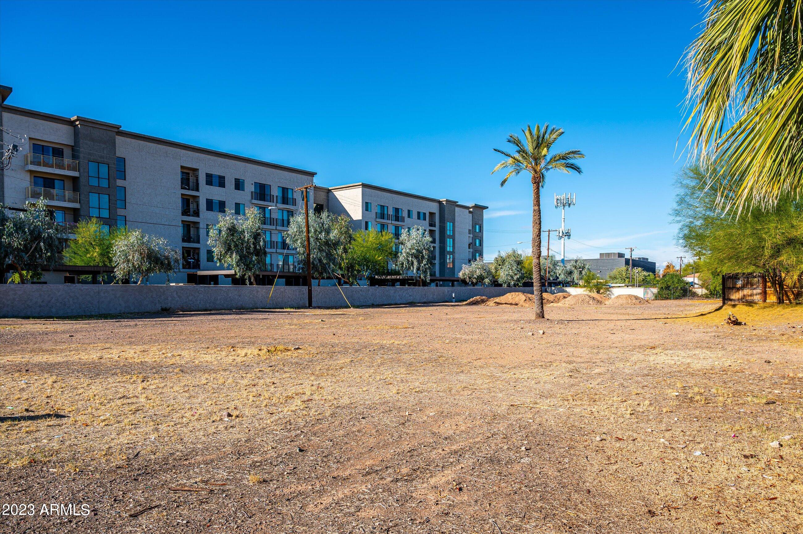 PARK FIFTH AVENUE CONDOMINIUMS - Land