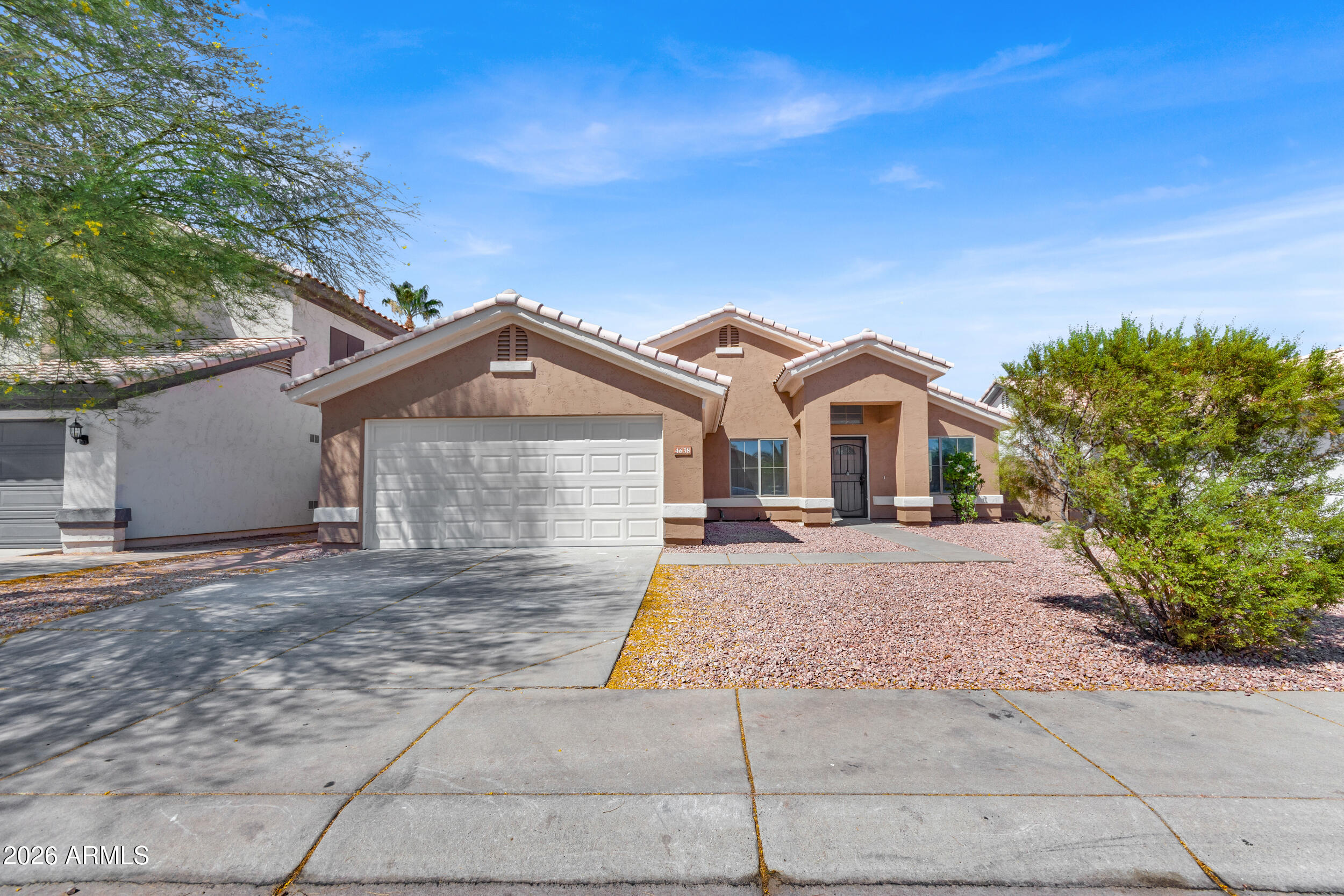 4638 E SUMMERHAVEN Drive