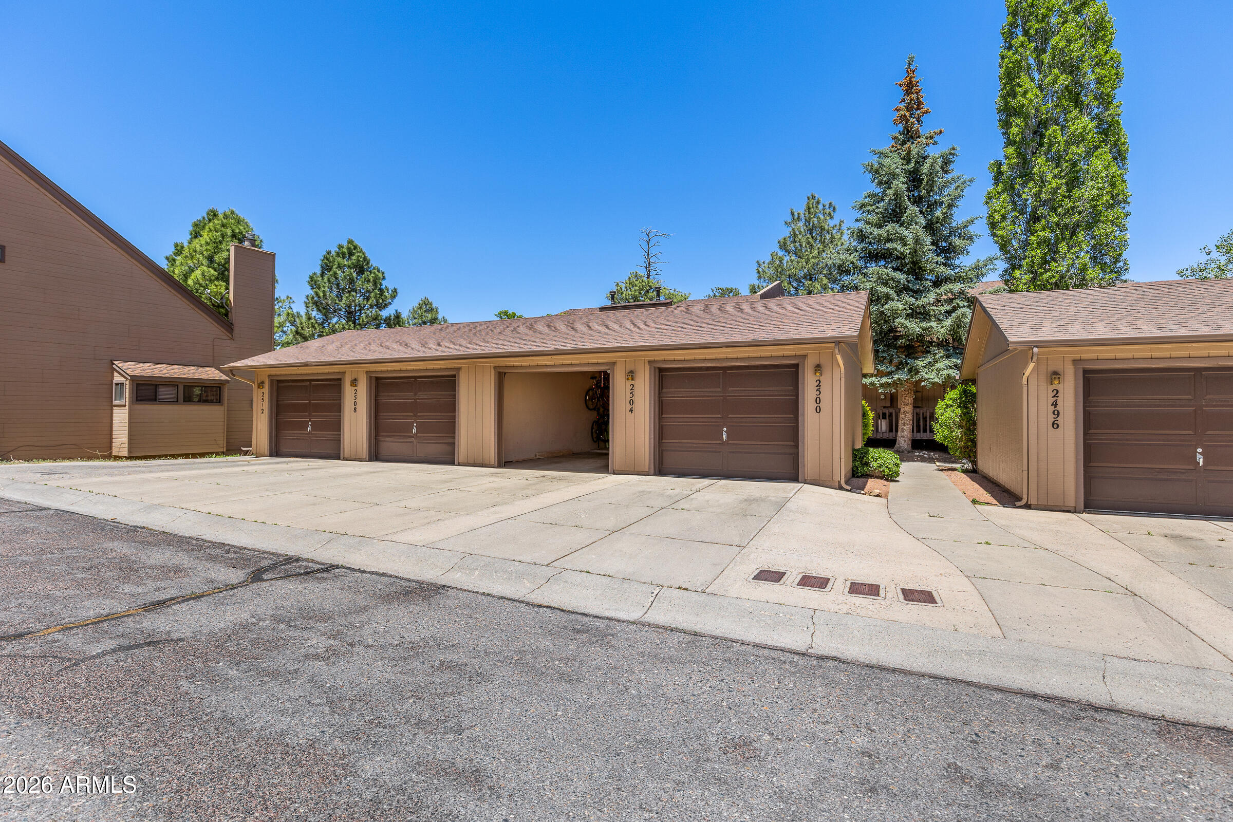ELK RUN TOWNHOUSES - Residential