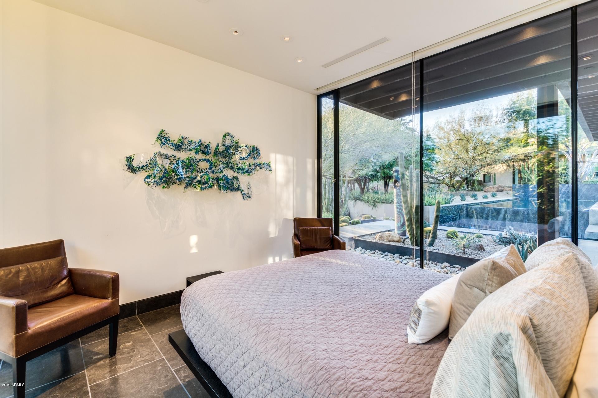 PARADISE HIGHLANDS - Residential