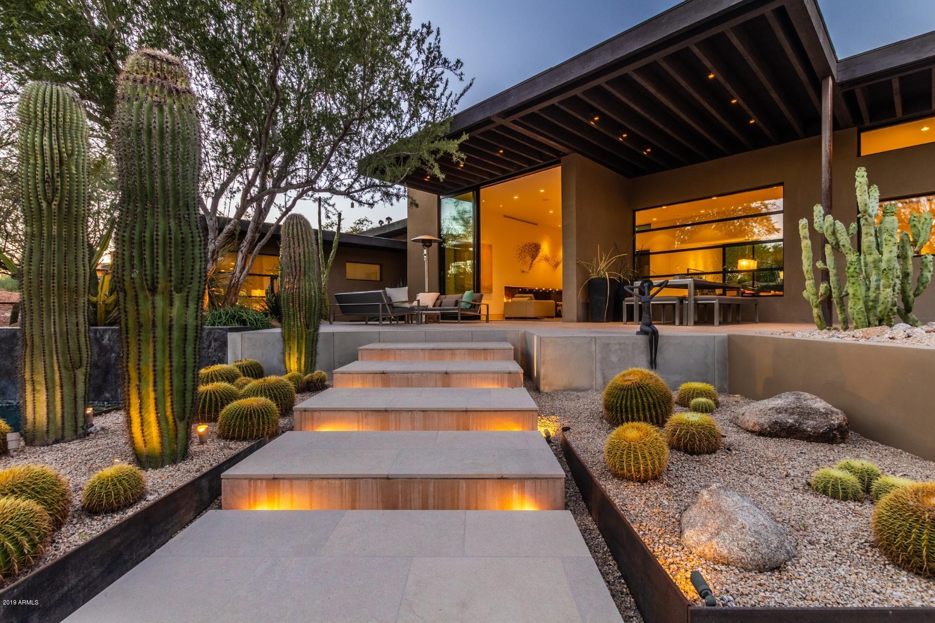 PARADISE HIGHLANDS - Residential
