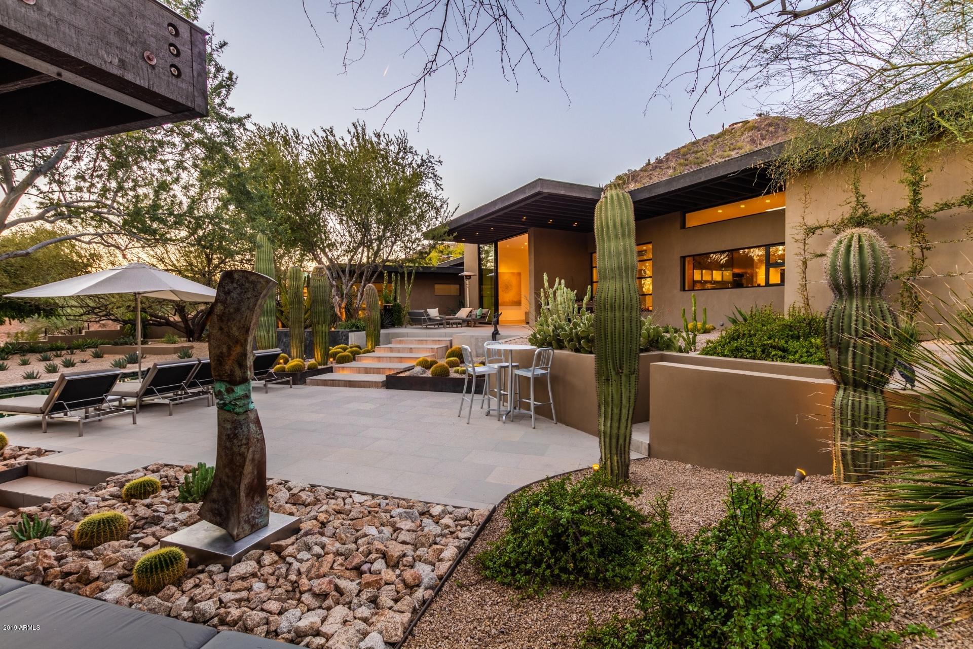 PARADISE HIGHLANDS - Residential