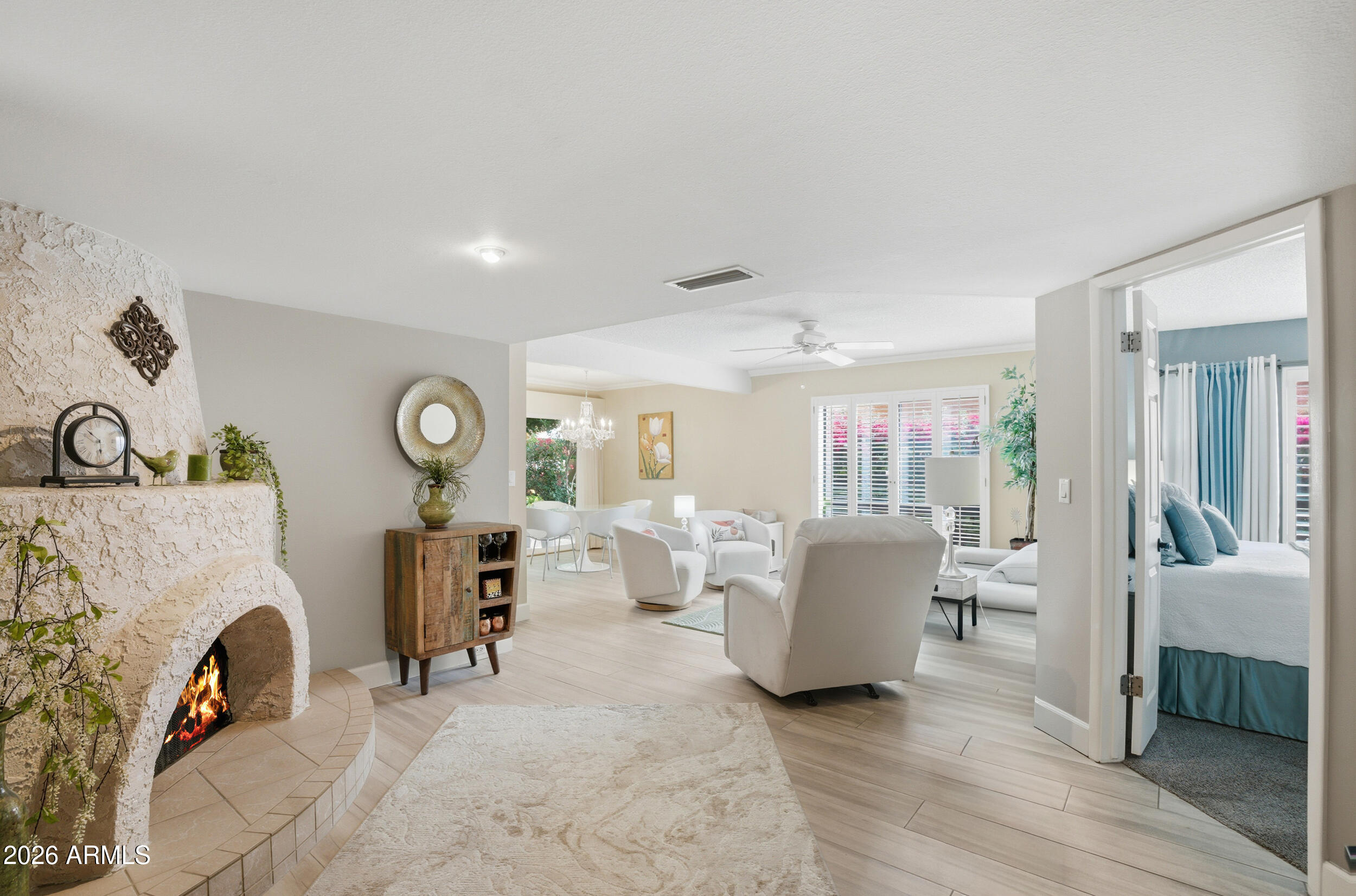 1032 E CLINTON Street