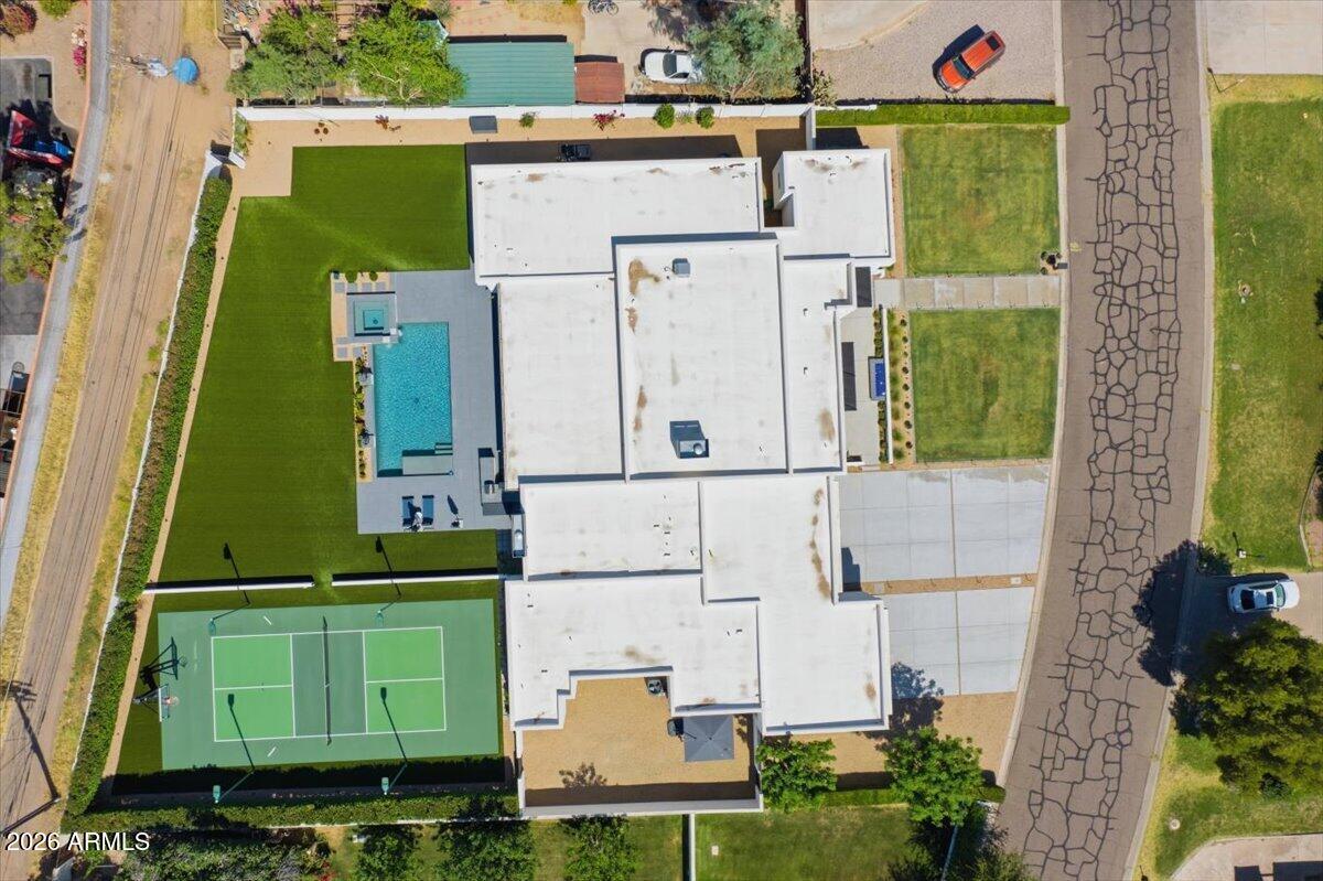 AMBASSADOR MANOR - Residential