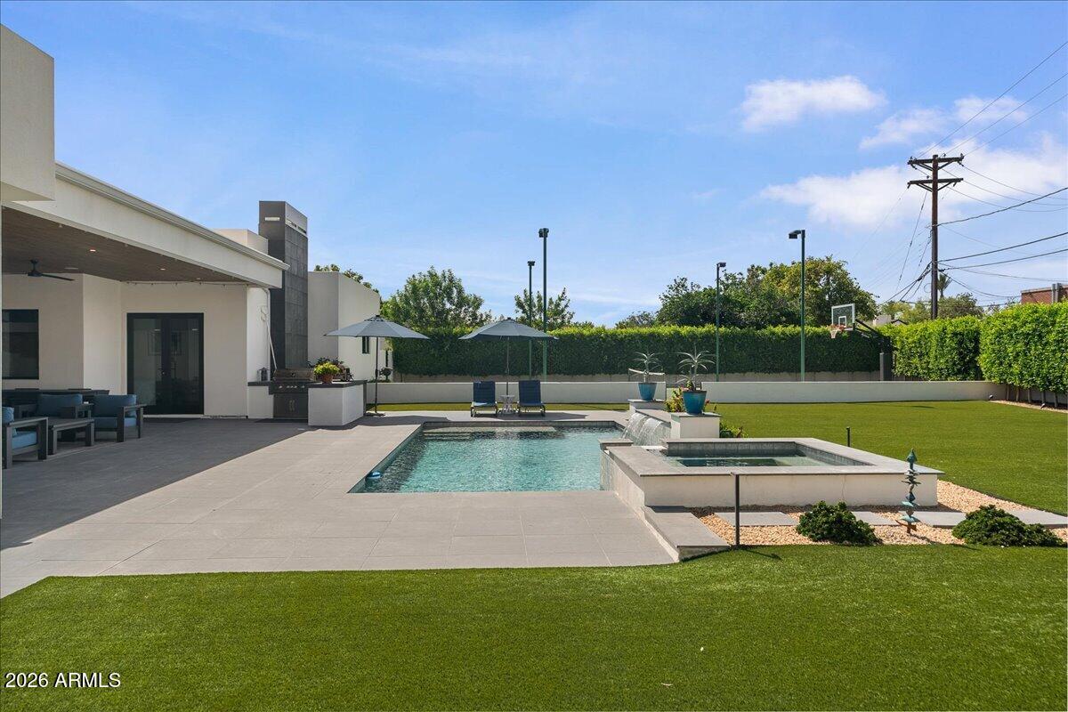 AMBASSADOR MANOR - Residential