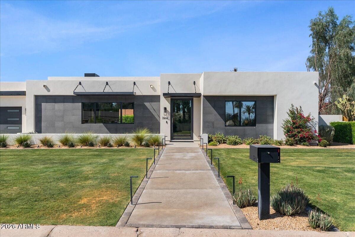 AMBASSADOR MANOR - Residential