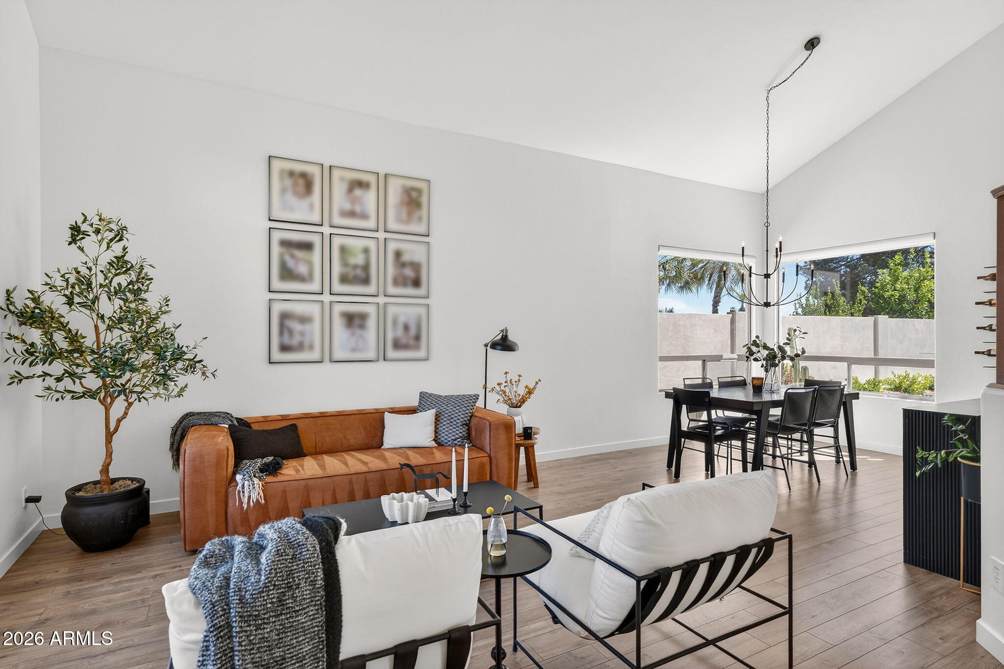 6735 E GELDING Drive