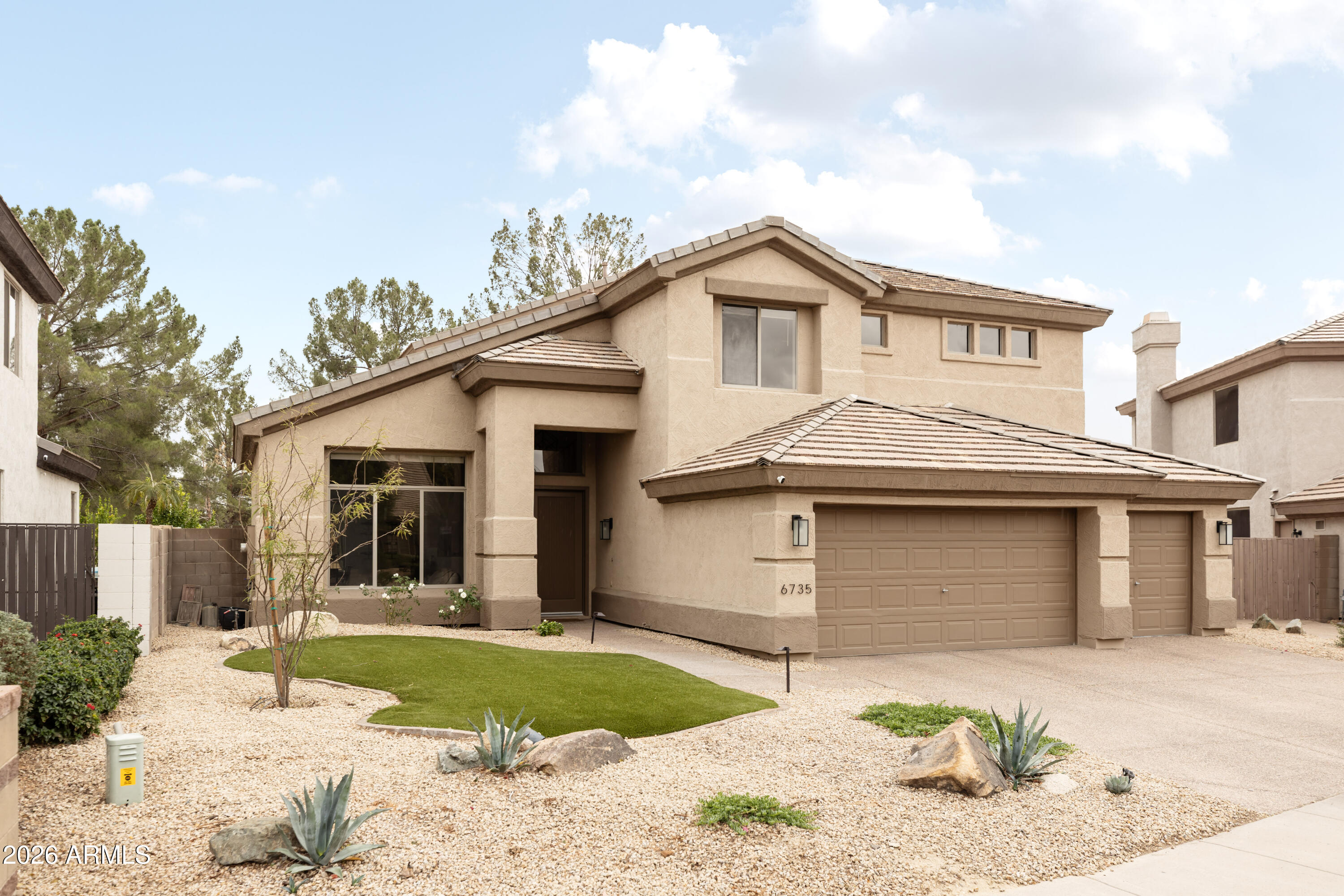 6735 E GELDING Drive