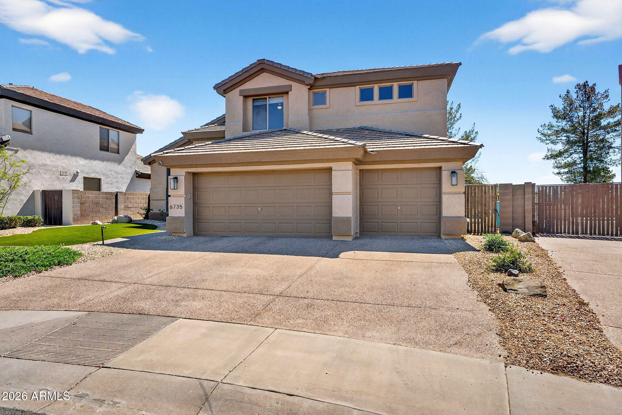 6735 E GELDING Drive