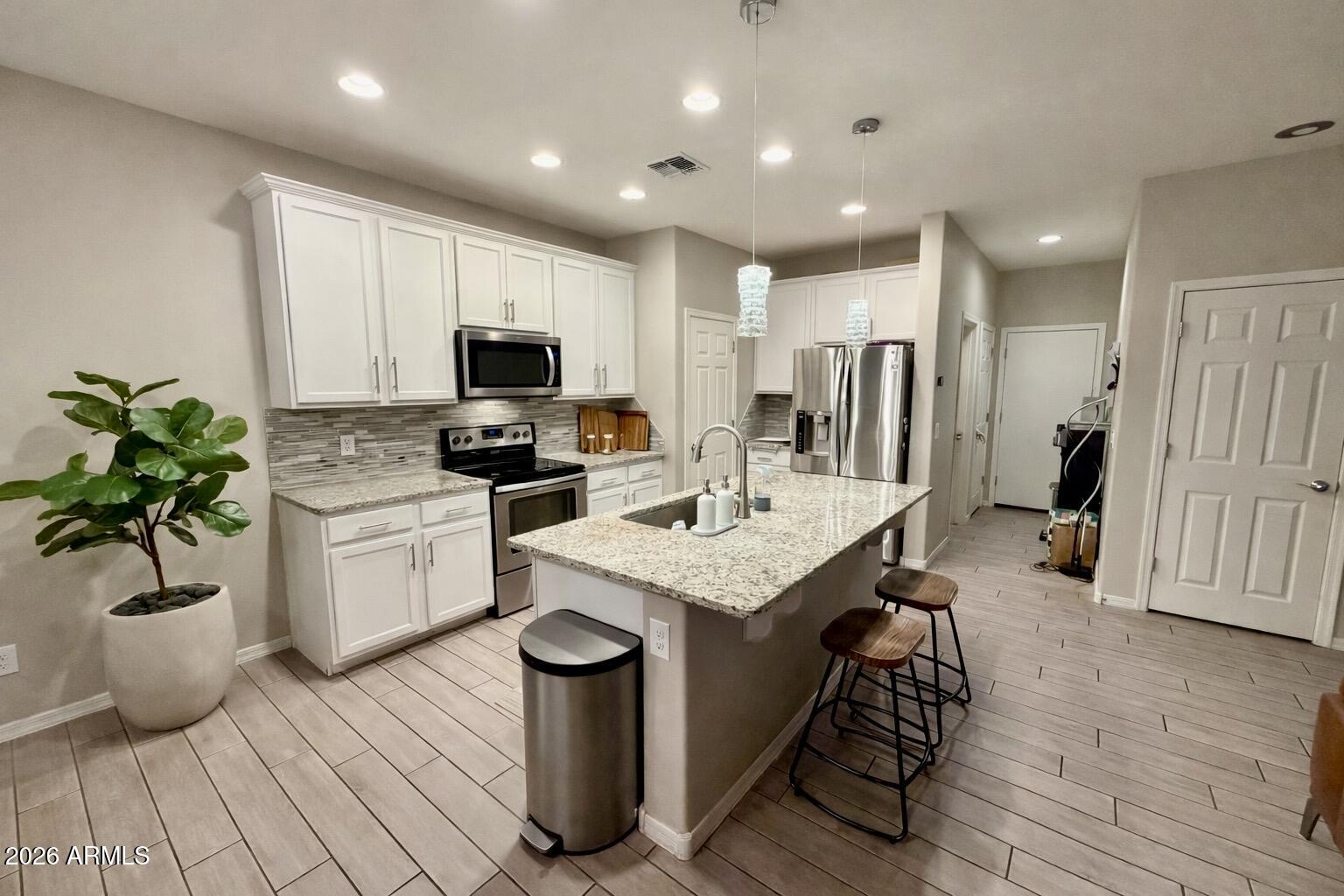 2254 E UNIVERSITY Drive 14