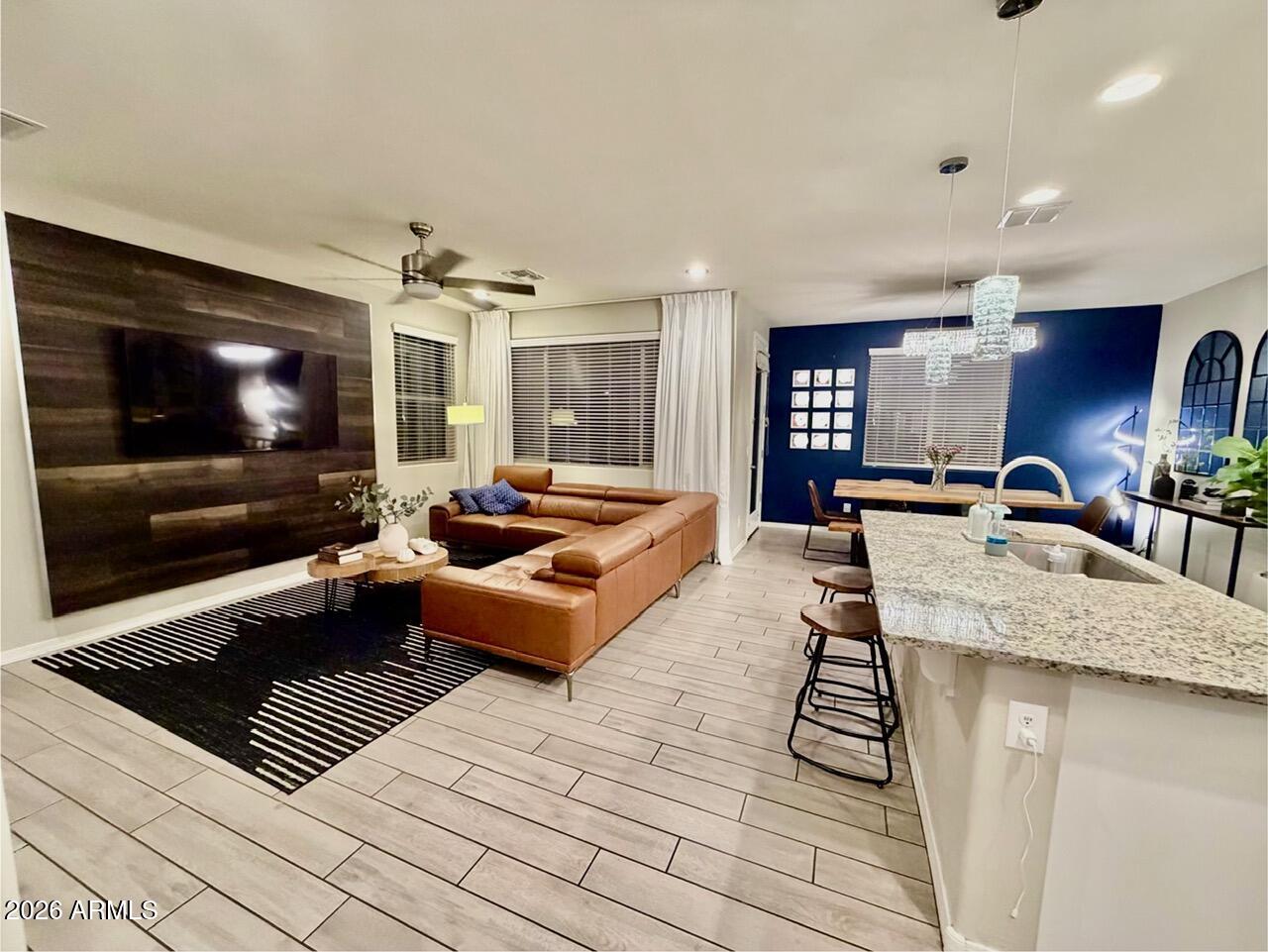 2254 E UNIVERSITY Drive 14