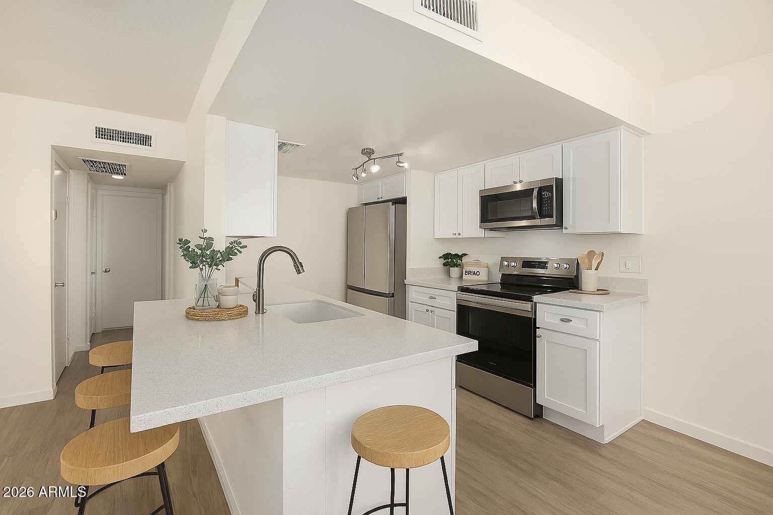 14252 N Boxwood Lane