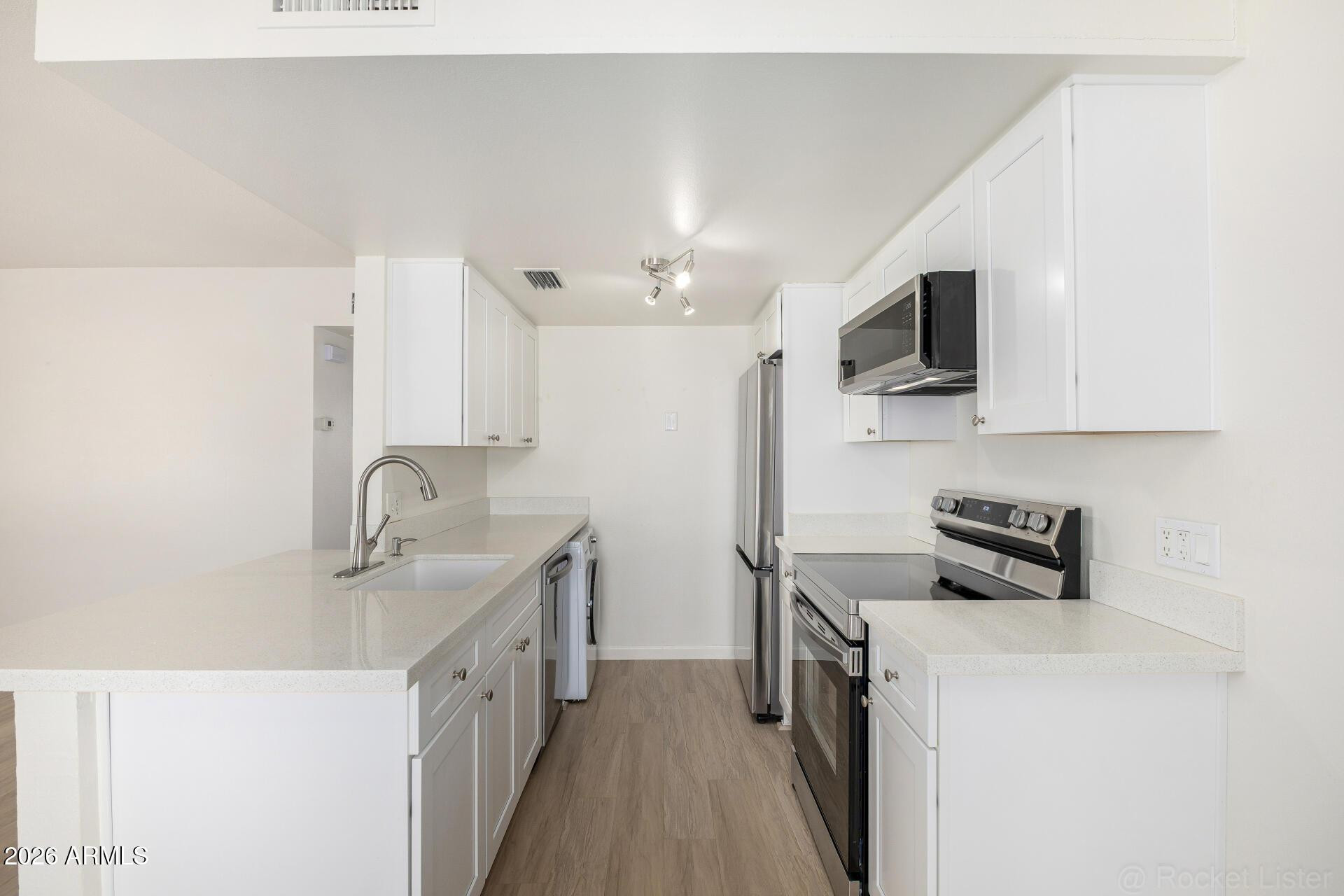 14252 N Boxwood Lane