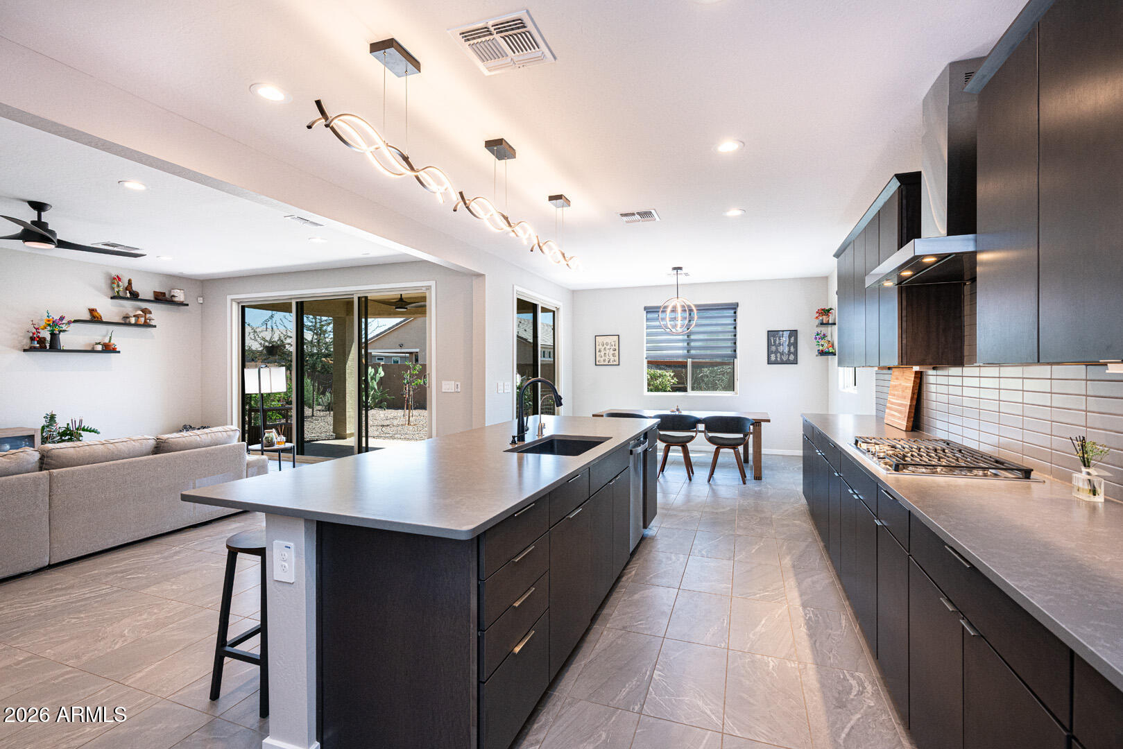 40511 W DESERT FAIRWAYS Drive