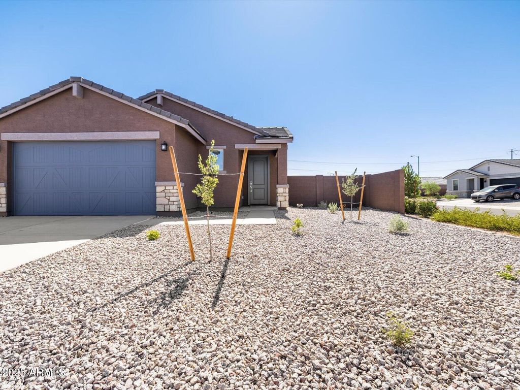 Photo of 334 S San Gregorio Lane, Casa Grande, AZ 85194 (MLS # 6886029)