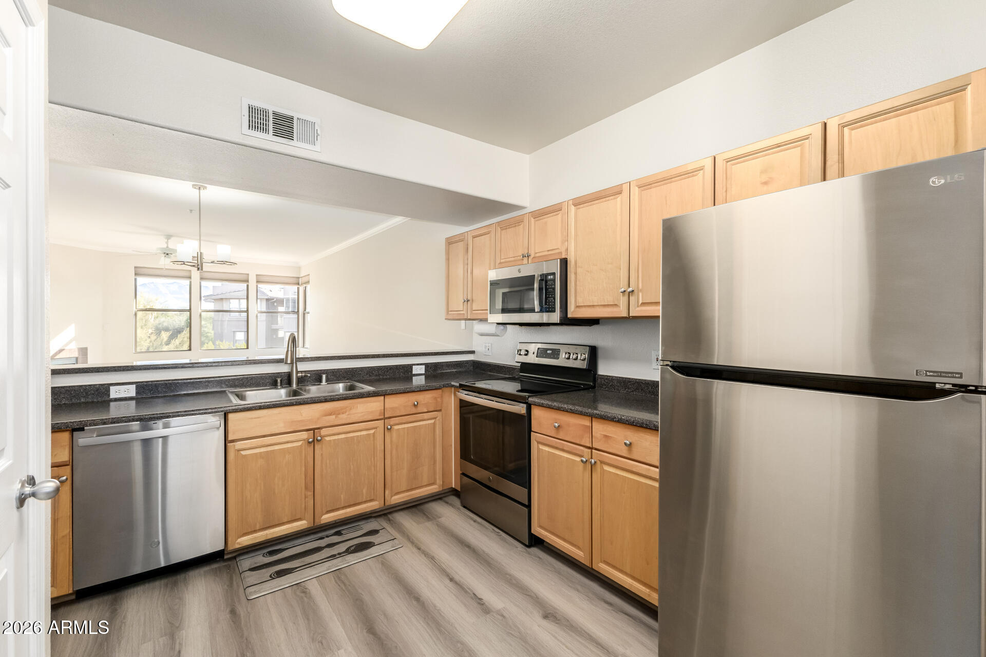 19777 N 76TH Street 3280