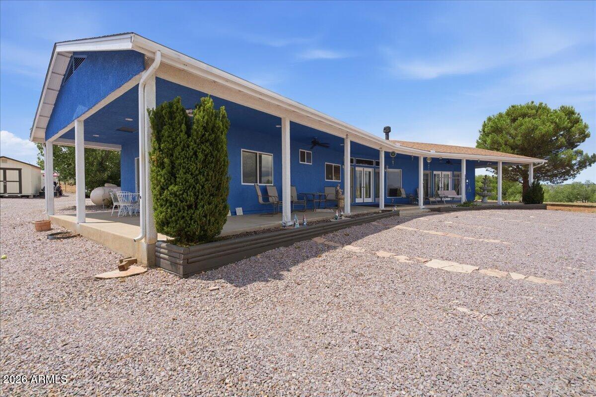 2405 W CENTER Street
