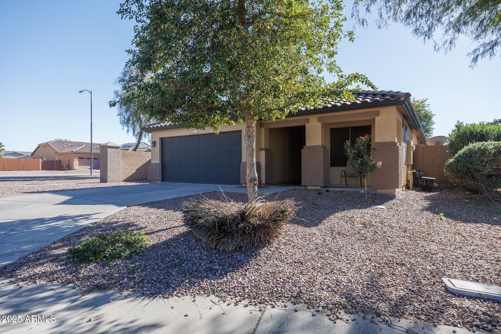 Photo of 771 W Fairlane Court, Casa Grande, AZ 85122 (MLS # 6959338)