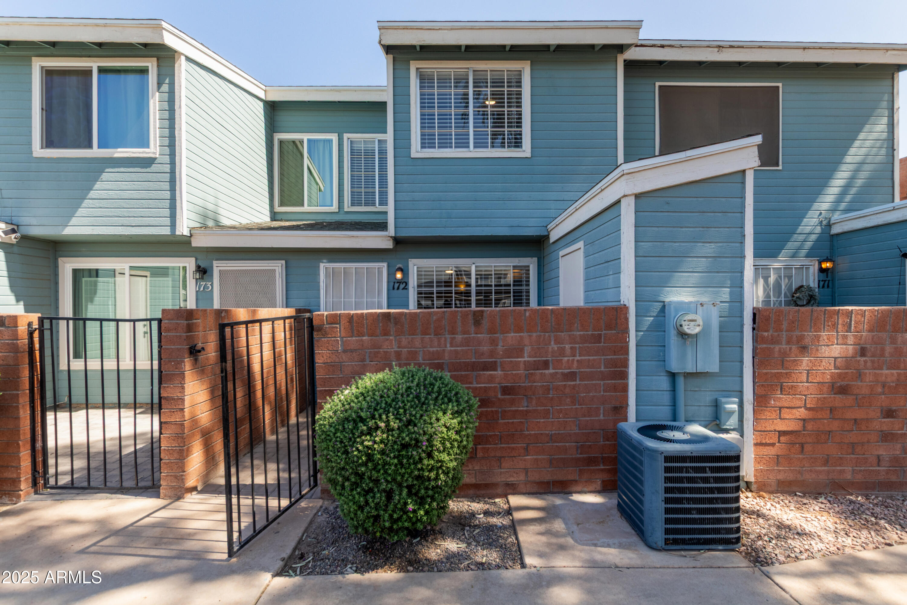 2301 E UNIVERSITY Drive 172