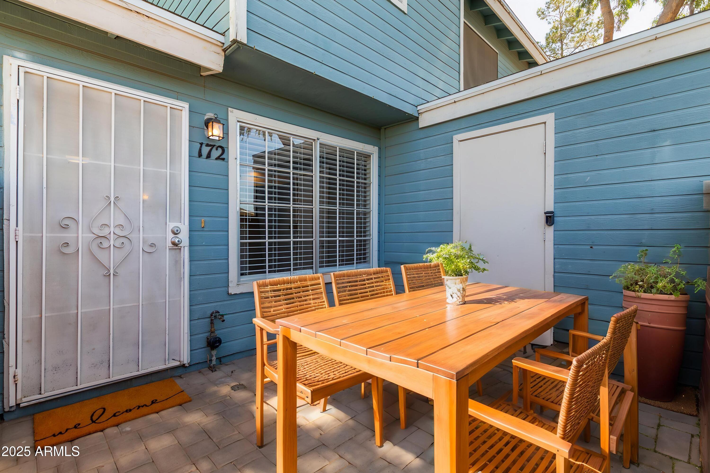 2301 E UNIVERSITY Drive 172