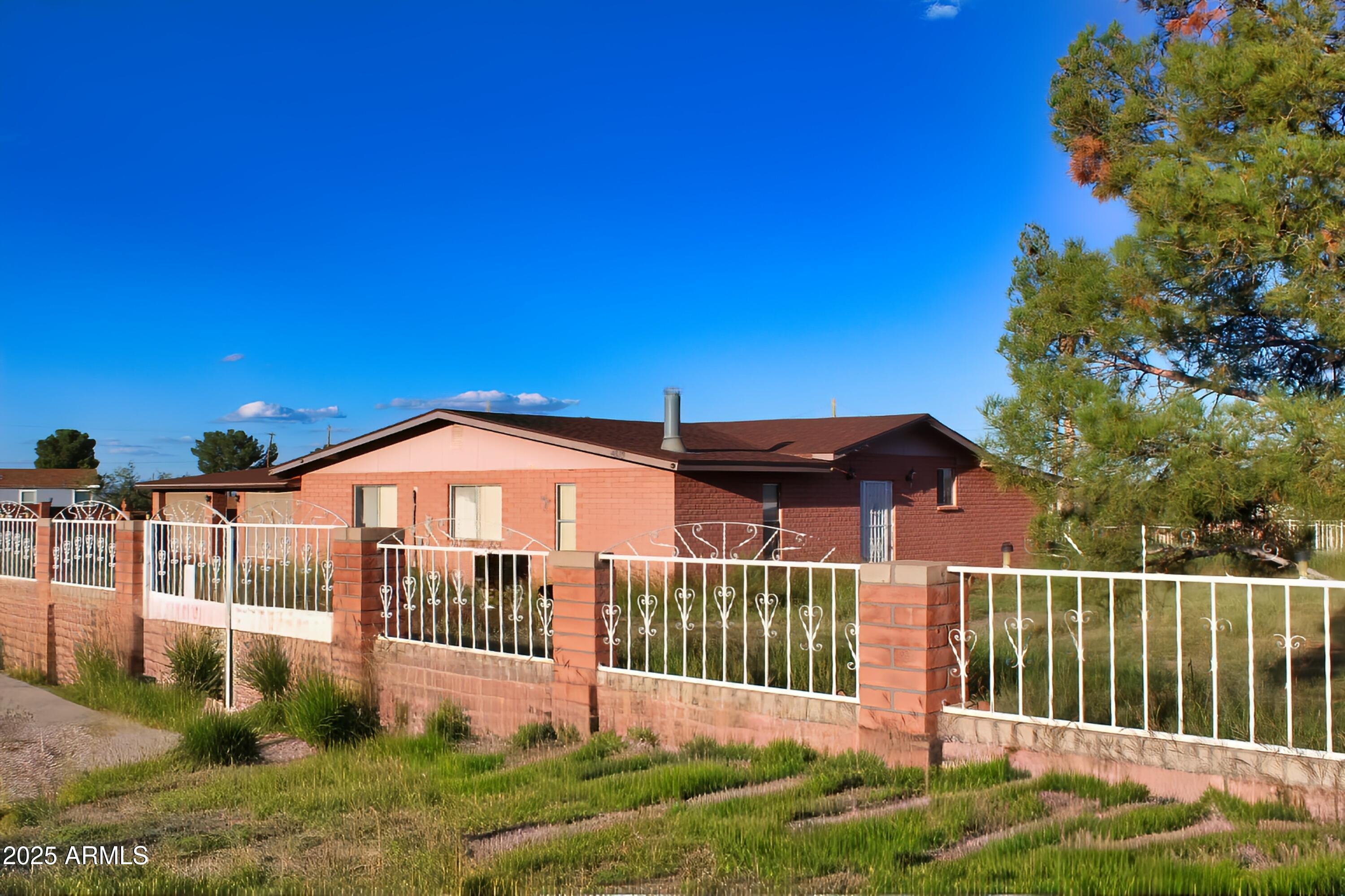 4839 S Santa Aurelia Avenue