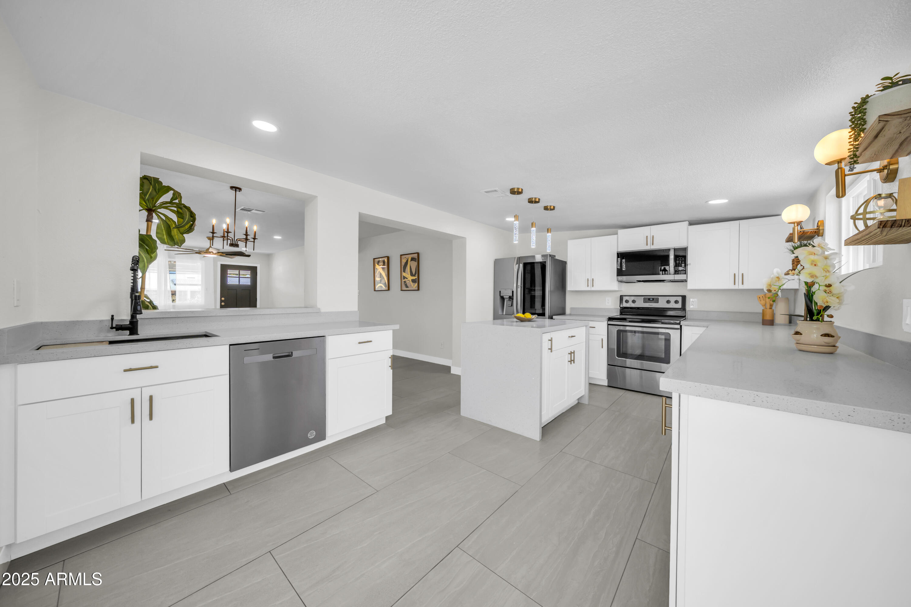 3736 W WETHERSFIELD Road