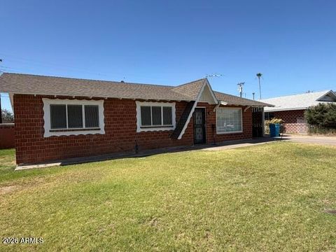 Photo of 4225 W Citrus Way, Phoenix, AZ 85019 (MLS # 7033434)