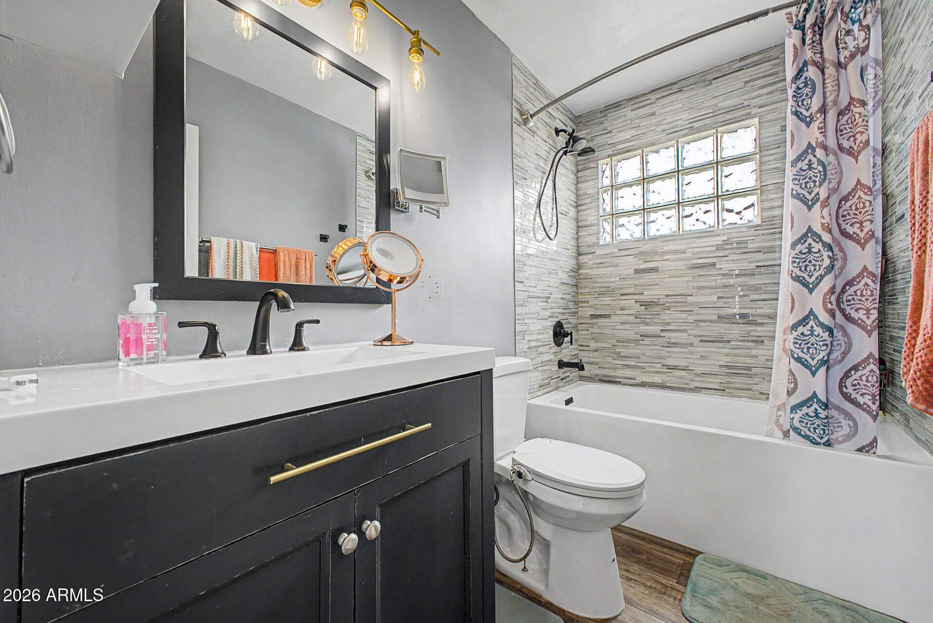 NEW CASTLE HOMES 3 - Residential