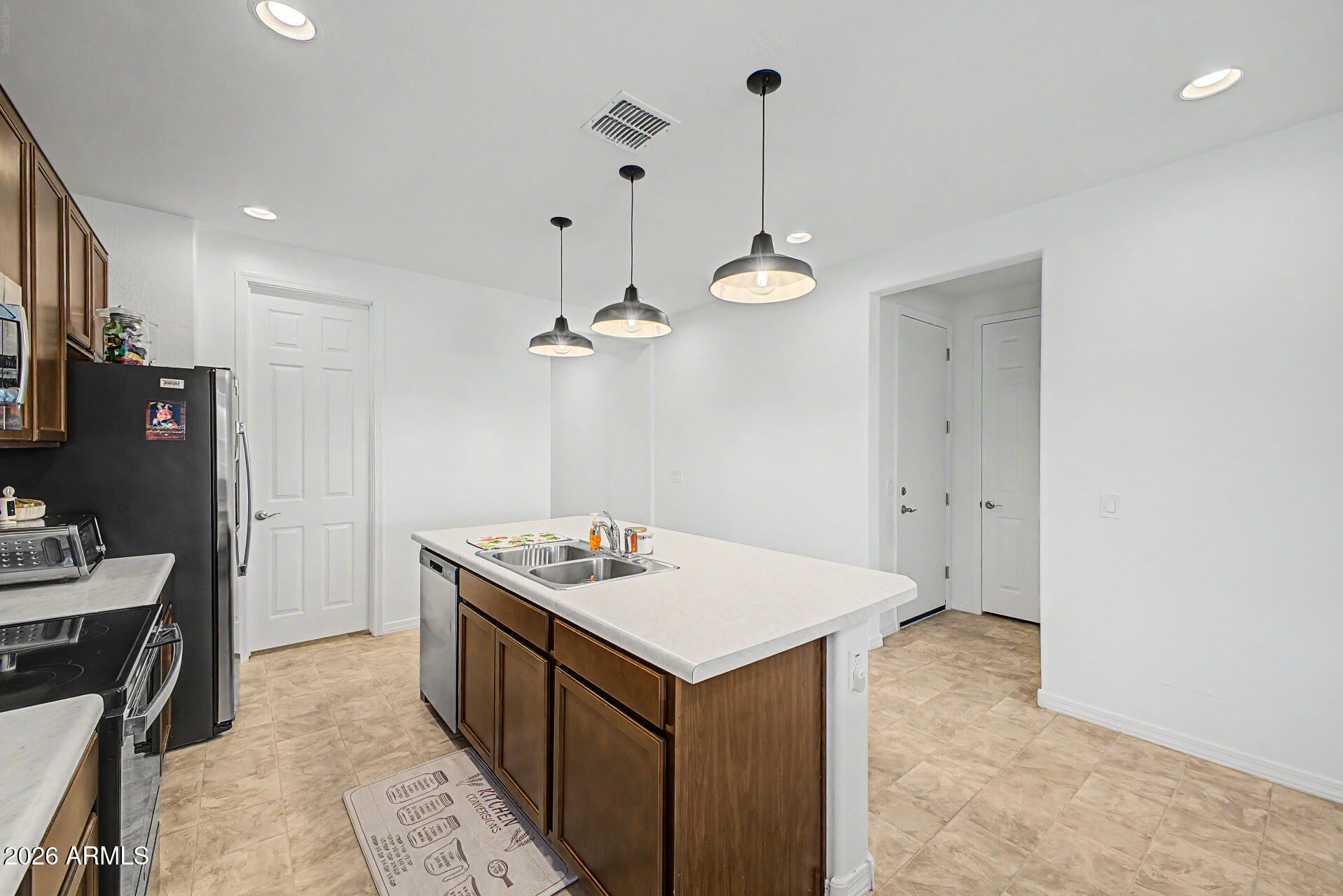 1312 N LARAT Lane