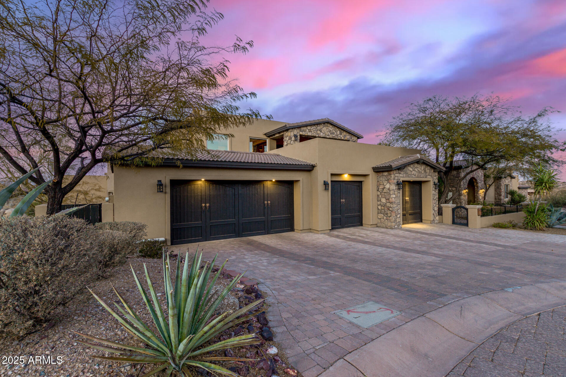 10638 E HEDGEHOG Place