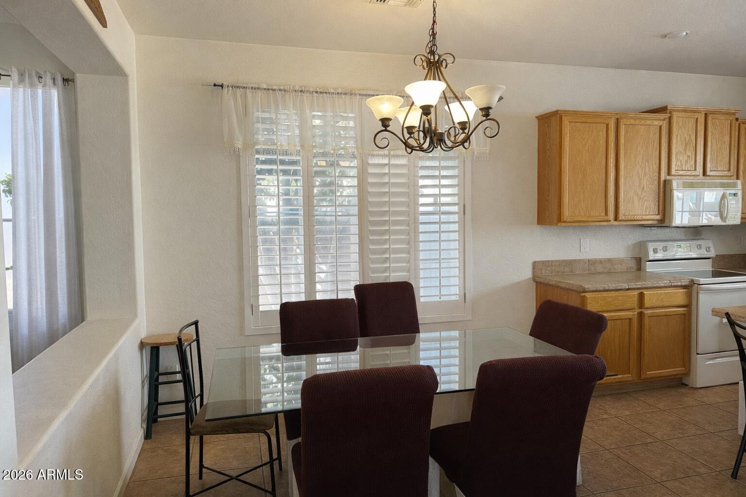 2056 E STEPHENS Place