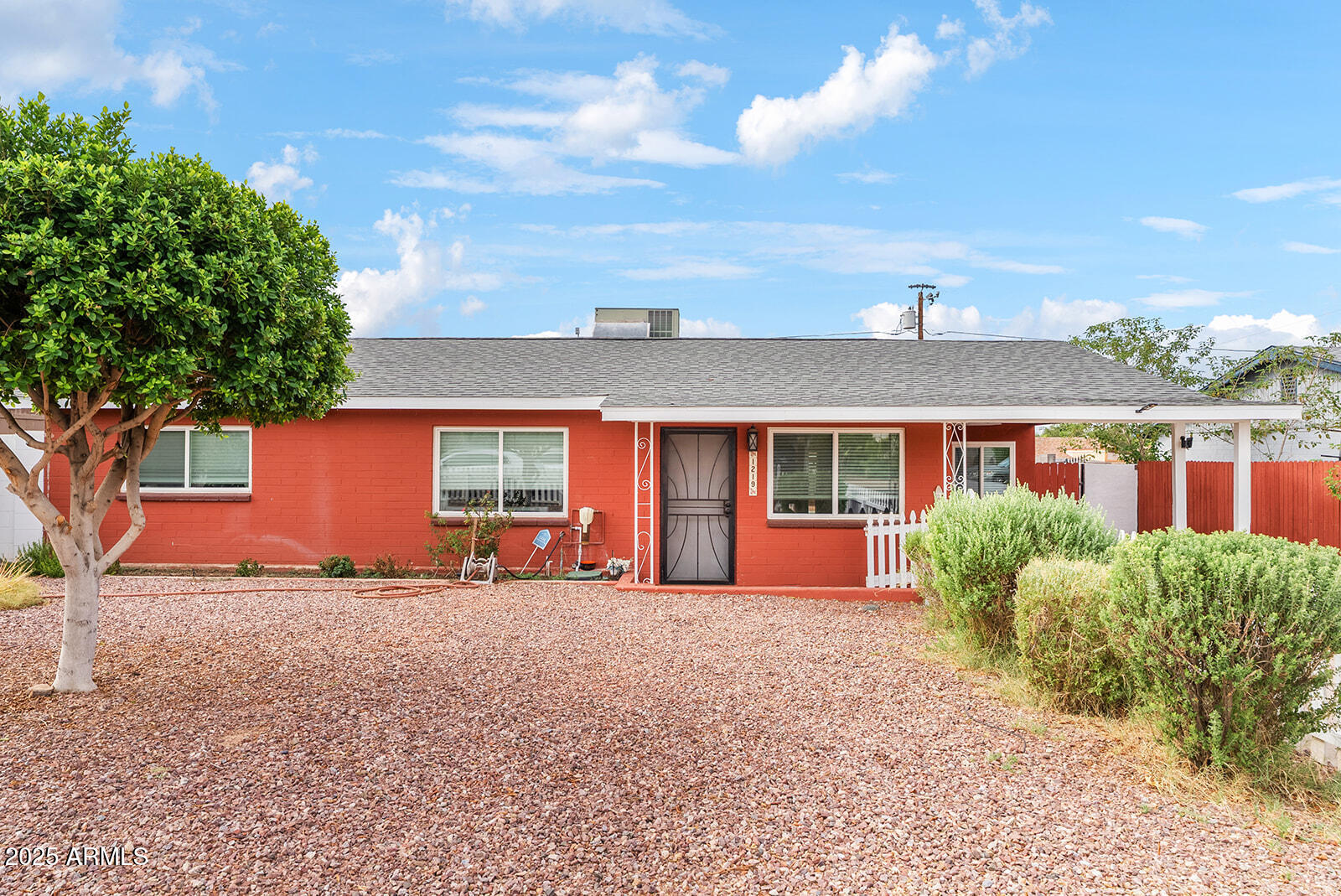 1219 E CHRISTY Drive