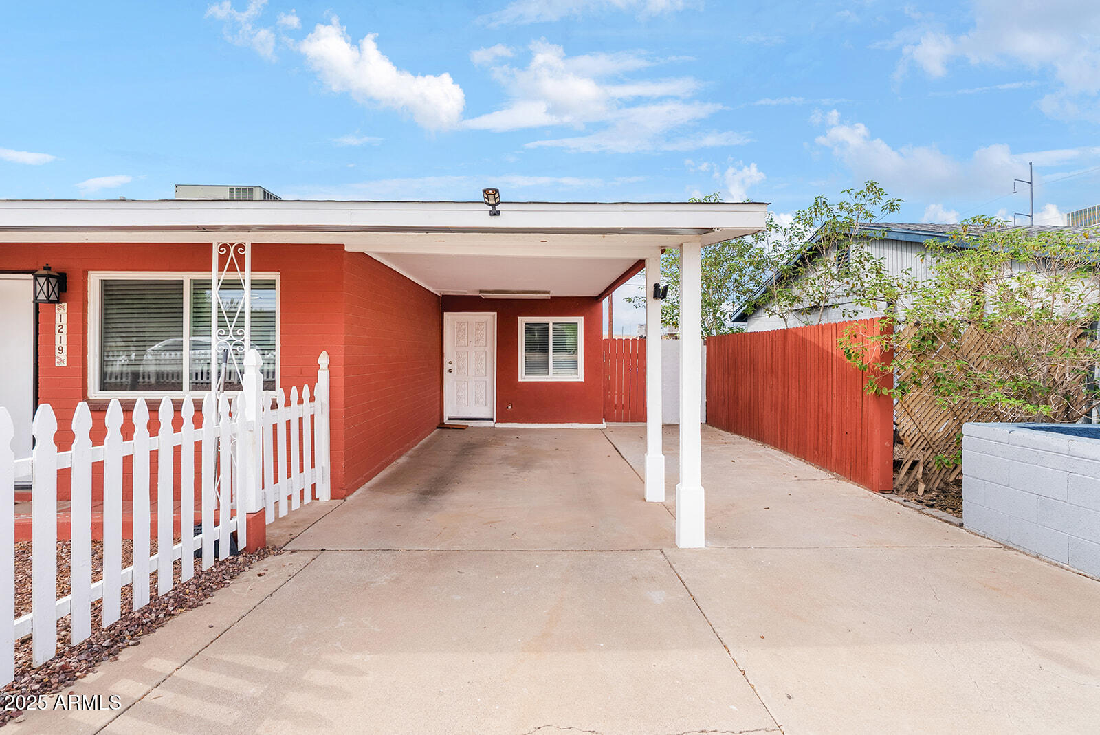 1219 E CHRISTY Drive