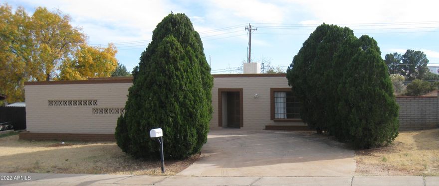 Large 4 bedroom home - freshly painted interior - New HVAC System