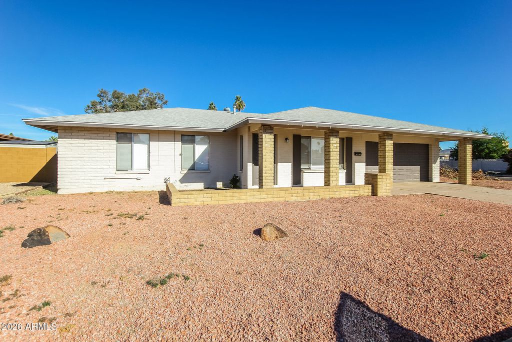 Photo of 3902 W Davidson Lane, Phoenix, AZ 85051 (MLS # 6975247)