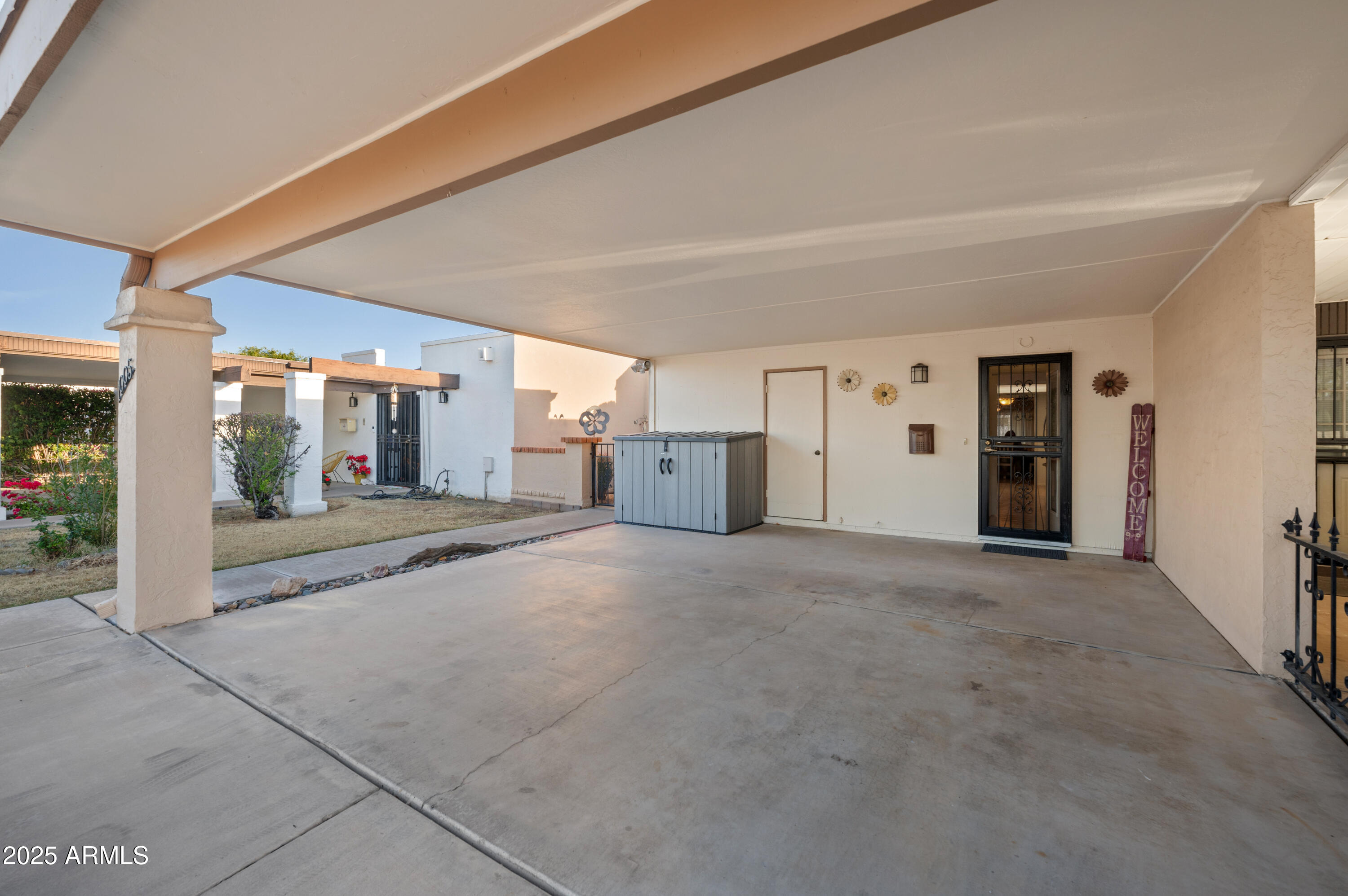 1005 W BERRIDGE Lane