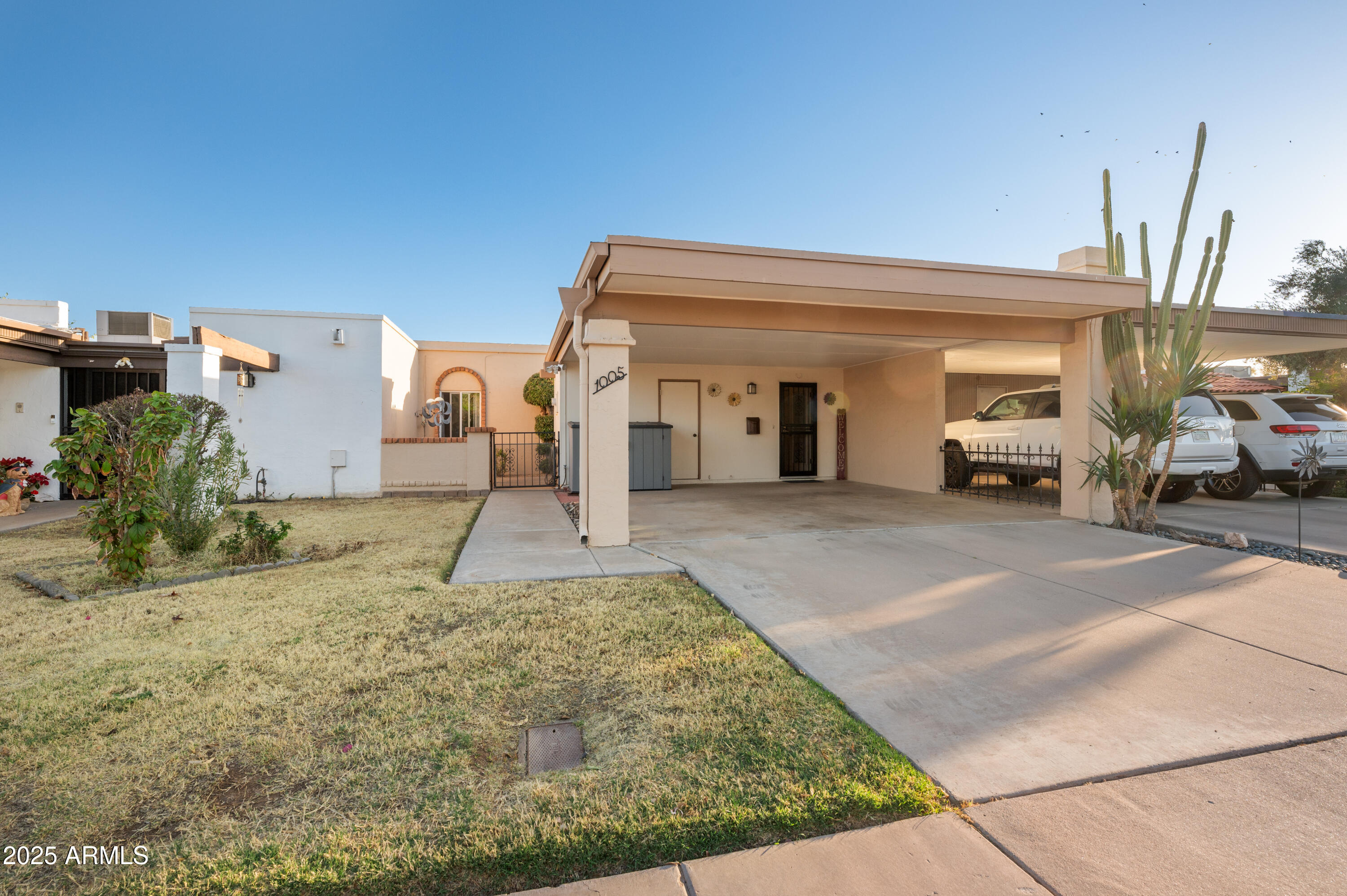 1005 W BERRIDGE Lane