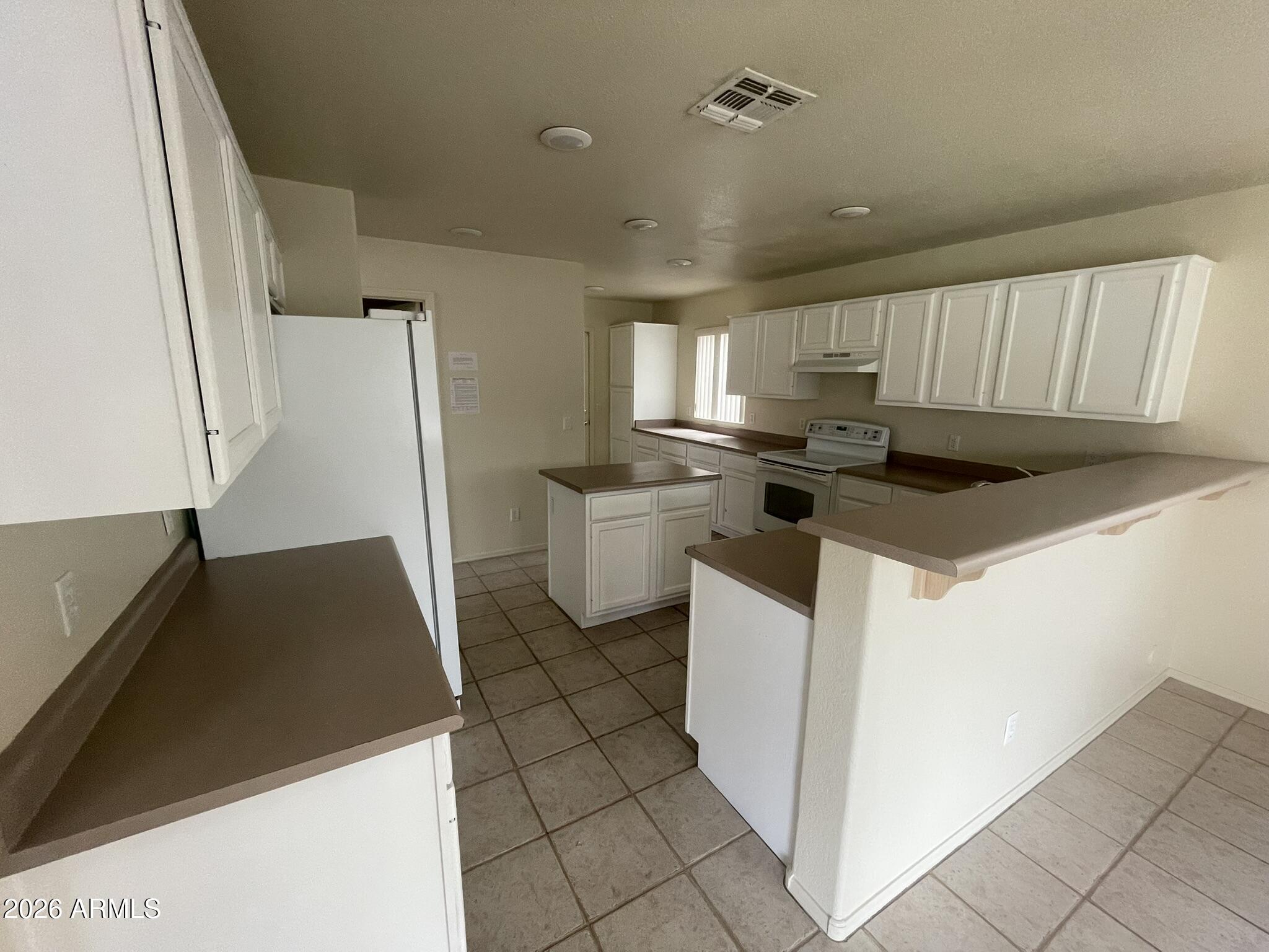 4725 E GOLDFINCH GATE Lane