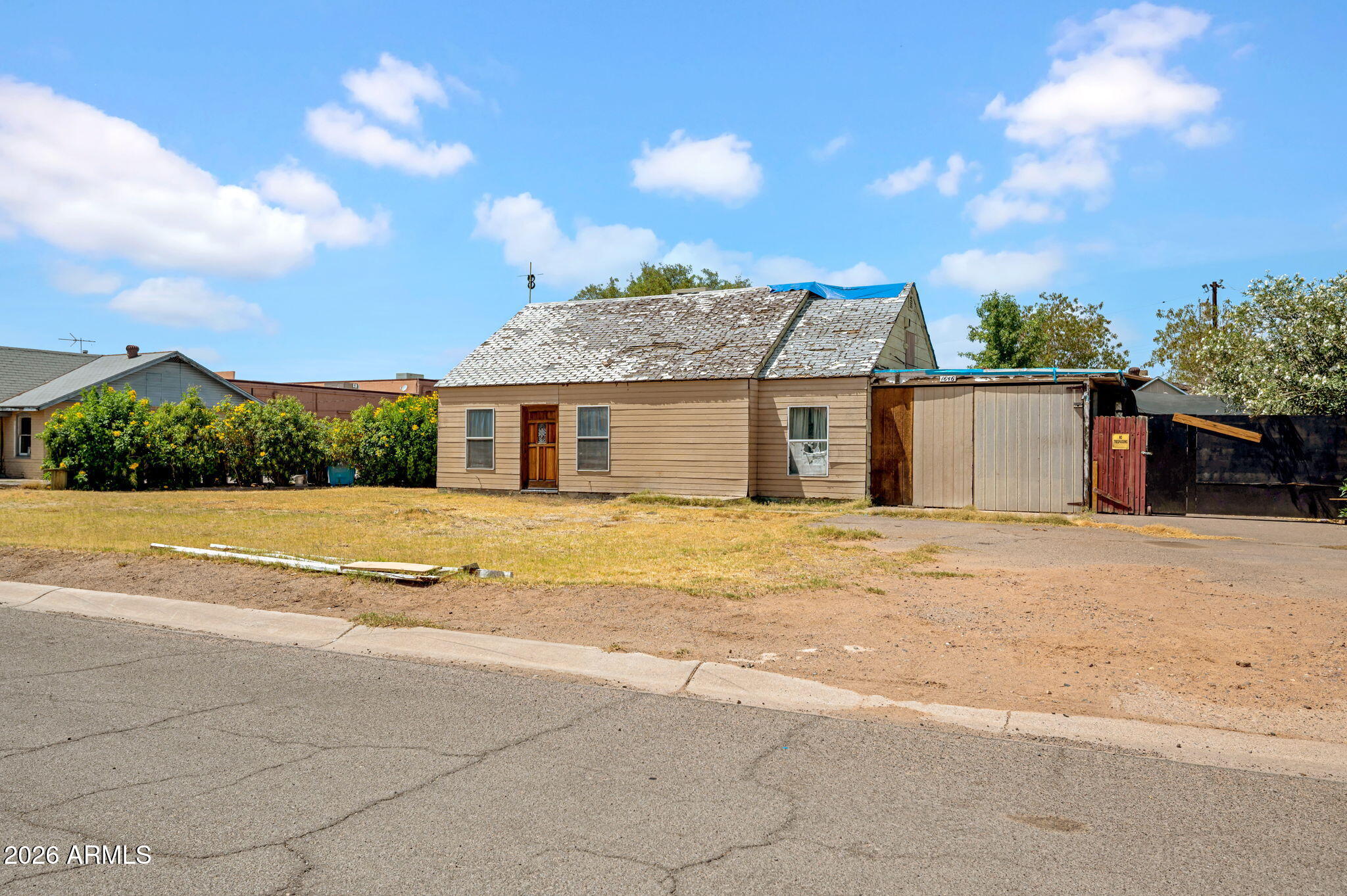 1646 E AMELIA Avenue