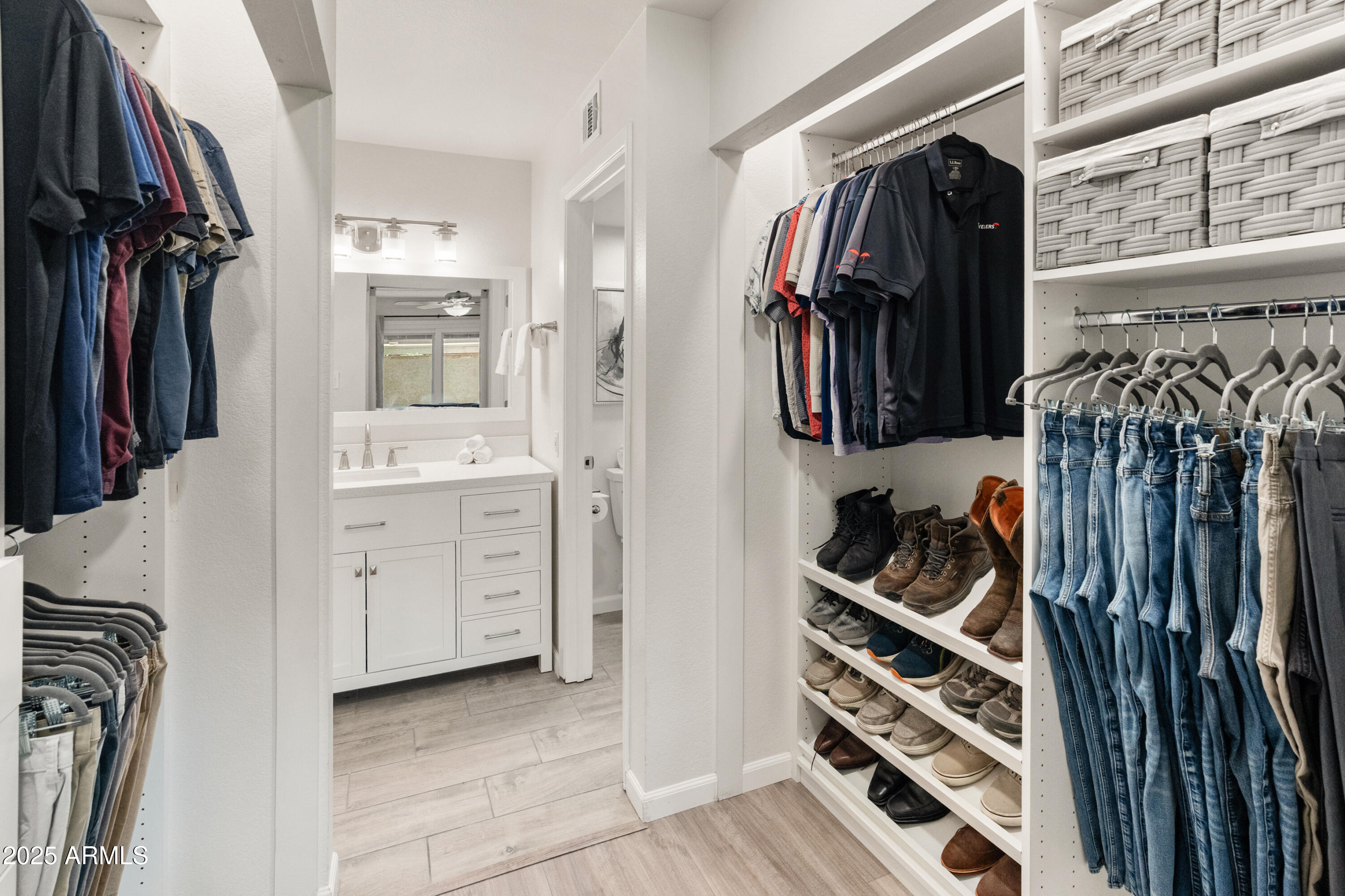 Scottsdale, Arizona 85260, United States, 2 Bedrooms Bedrooms, ,2 BathroomsBathrooms,Residential,Pending,136506