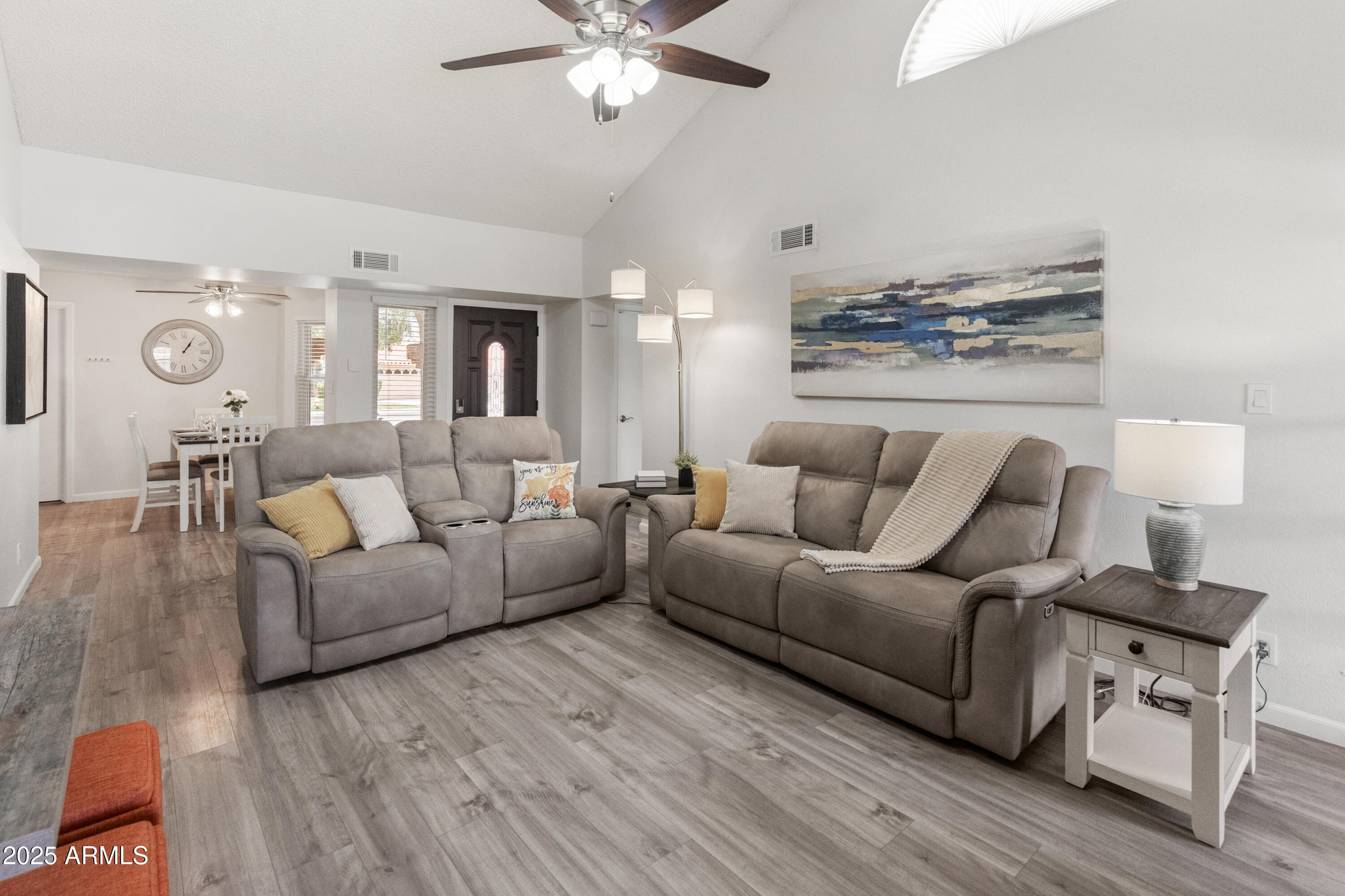 Scottsdale, Arizona 85260, United States, 2 Bedrooms Bedrooms, ,2 BathroomsBathrooms,Residential,Pending,136506