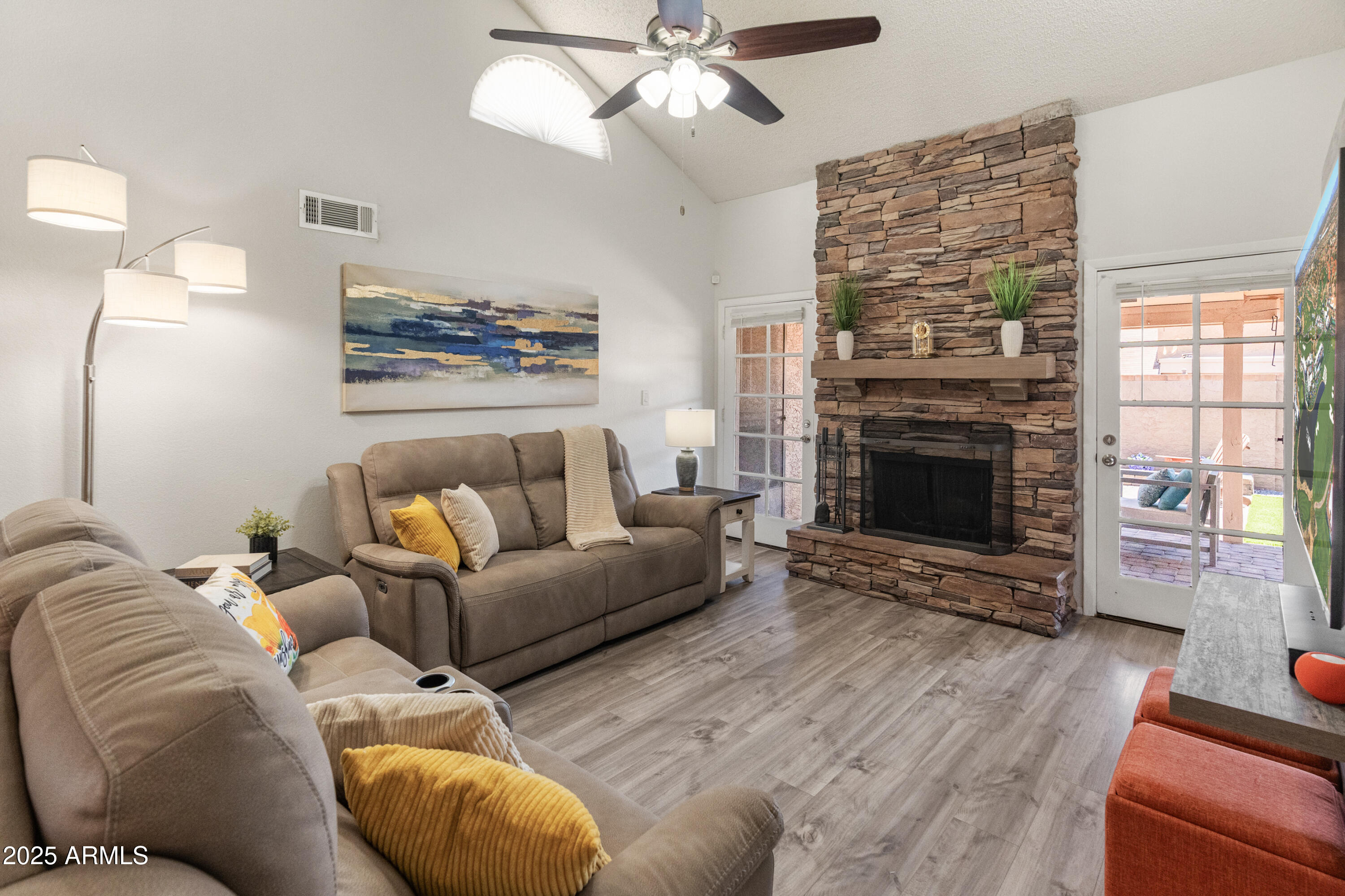 Scottsdale, Arizona 85260, United States, 2 Bedrooms Bedrooms, ,2 BathroomsBathrooms,Residential,Pending,136506