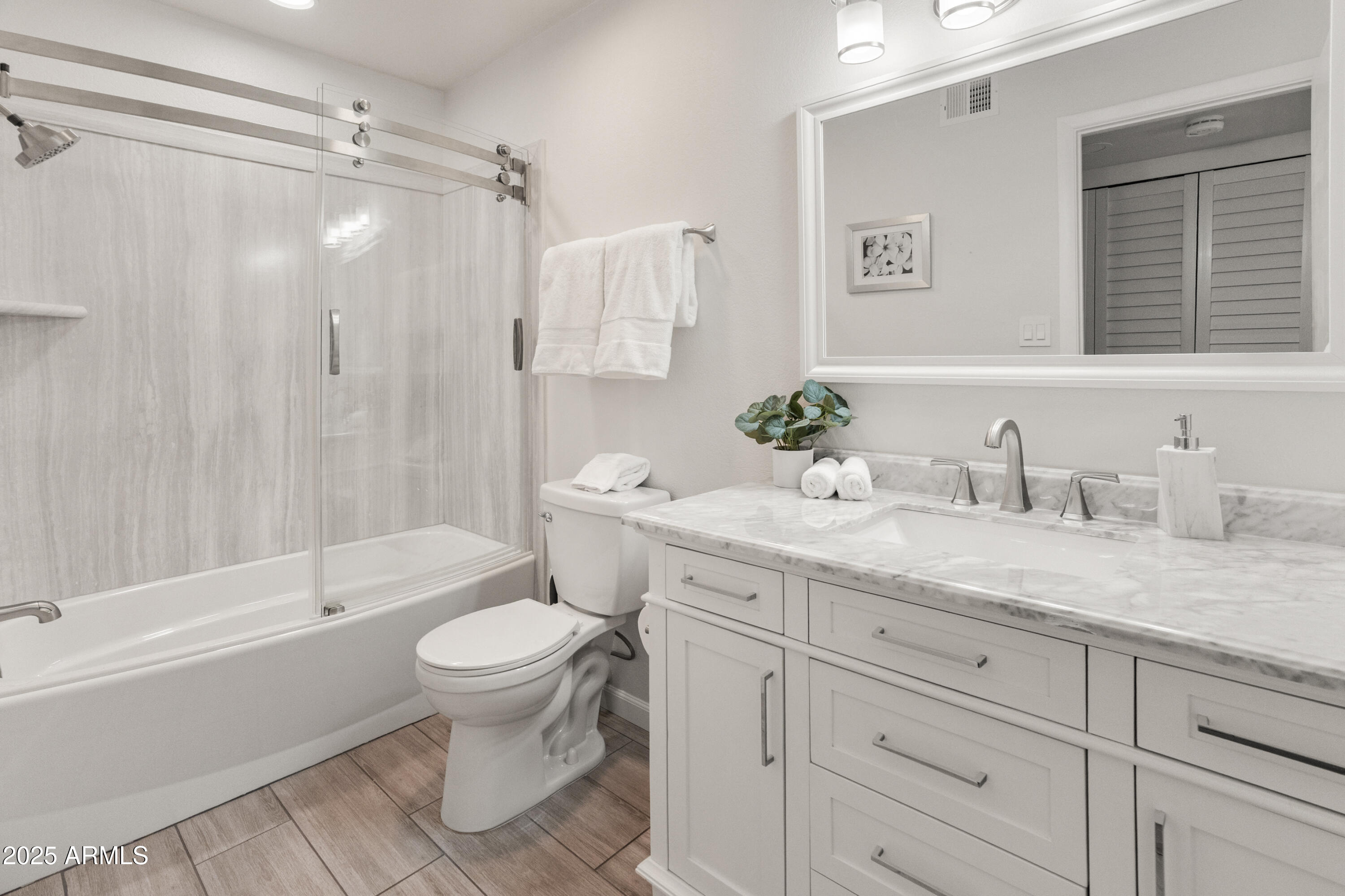 Scottsdale, Arizona 85260, United States, 2 Bedrooms Bedrooms, ,2 BathroomsBathrooms,Residential,Pending,136506