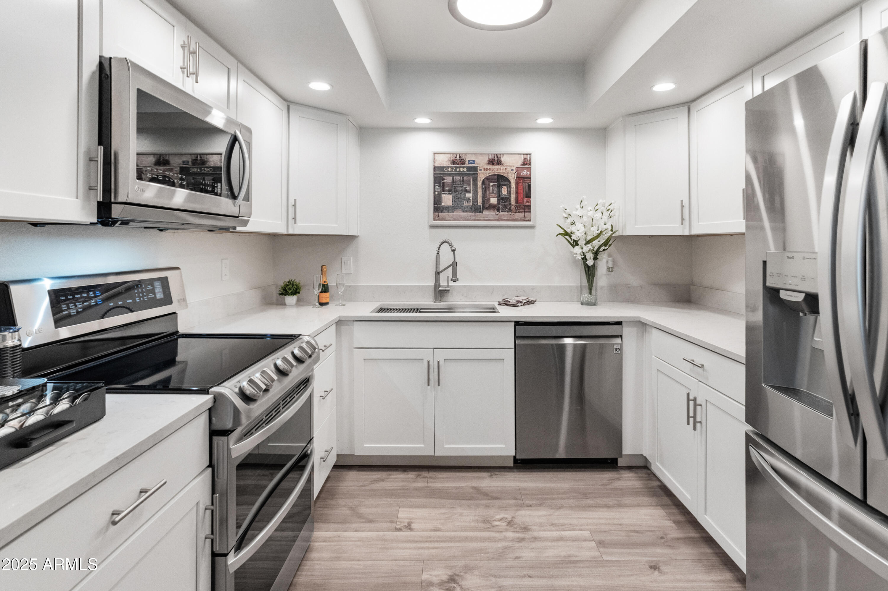 Scottsdale, Arizona 85260, United States, 2 Bedrooms Bedrooms, ,2 BathroomsBathrooms,Residential,Pending,136506