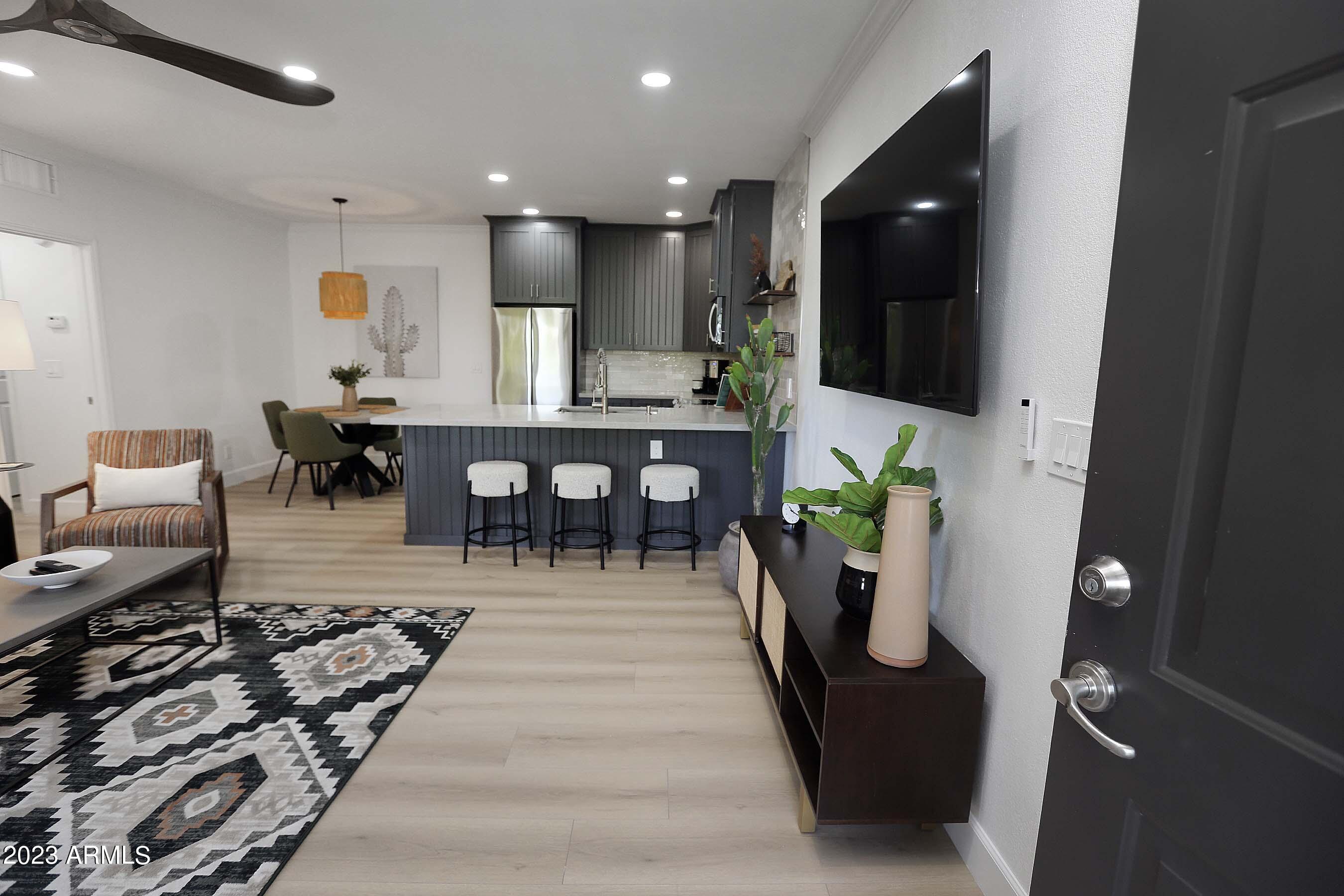 7009 E ACOMA Drive 2050