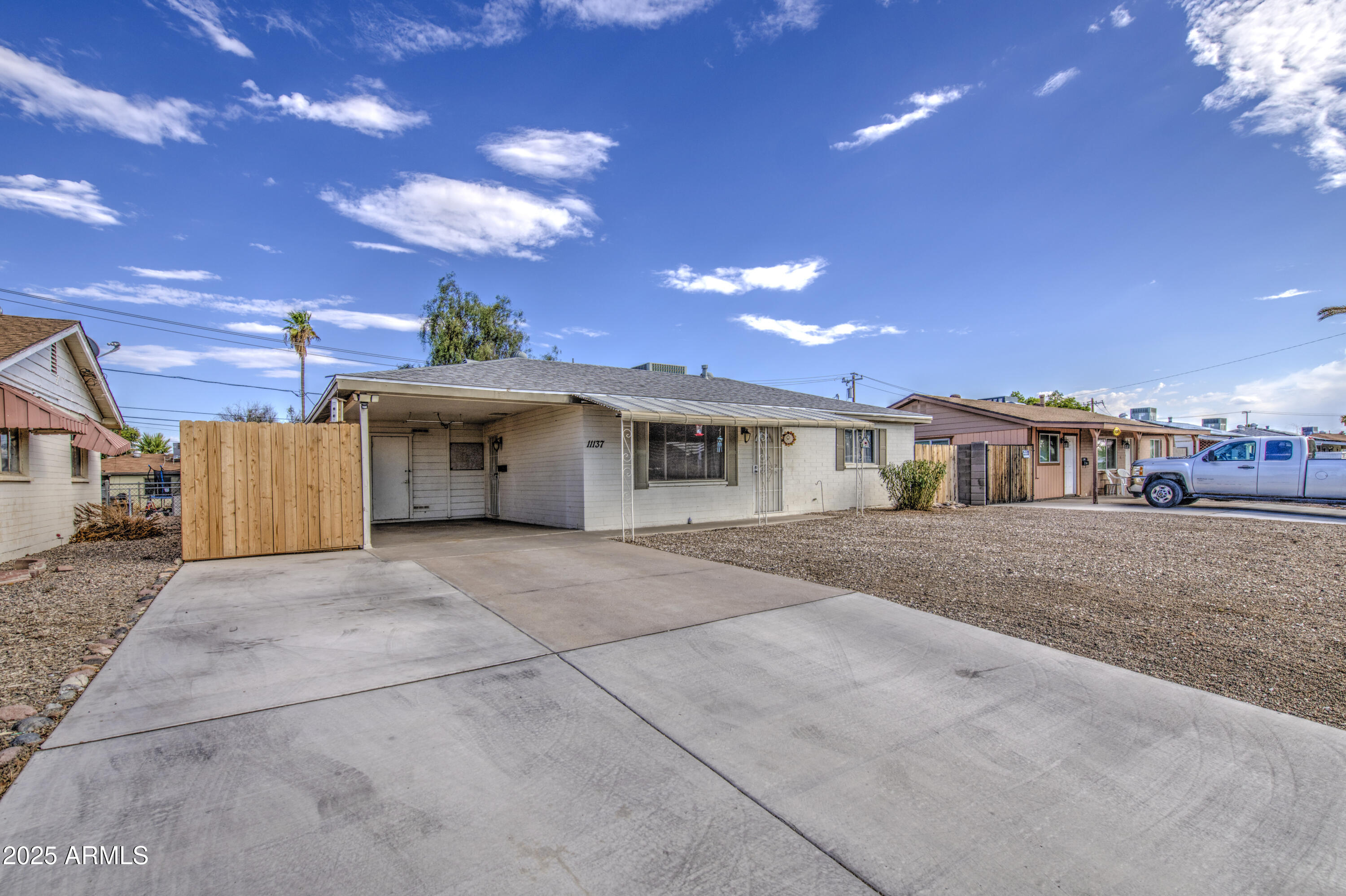 11137 W OREGON Avenue