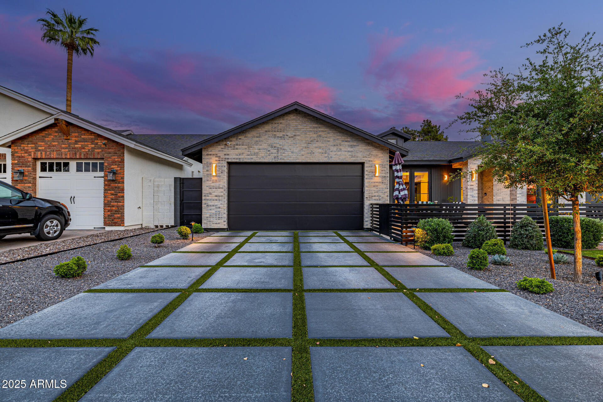3425 N 50TH Place