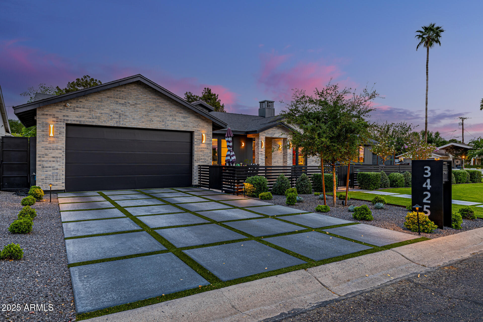 3425 N 50TH Place