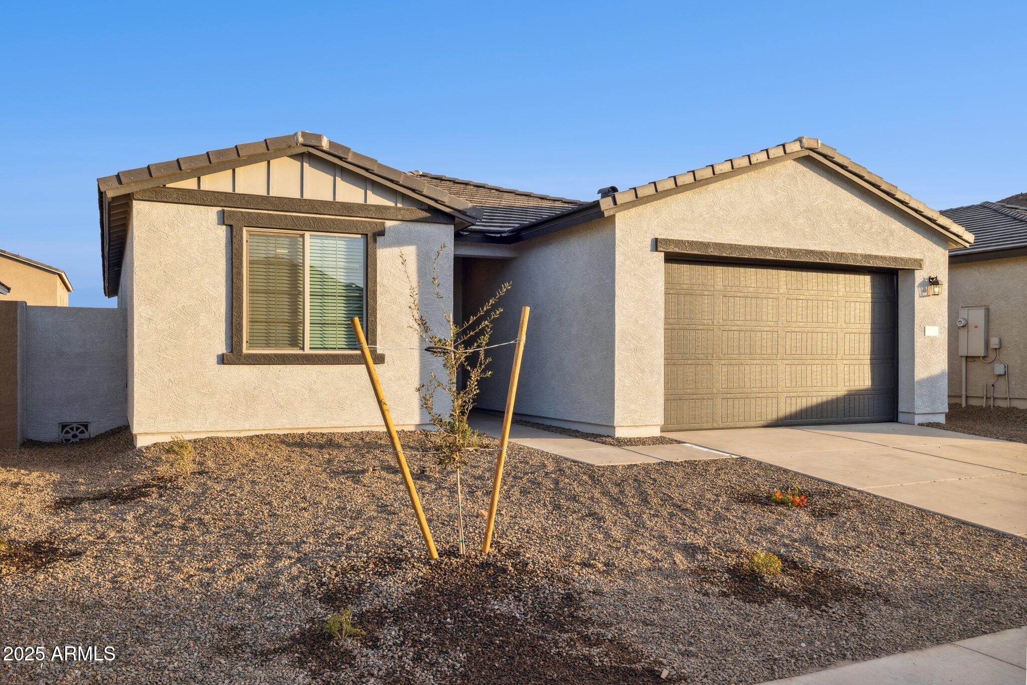 2370 E Wagon Wheel Lane